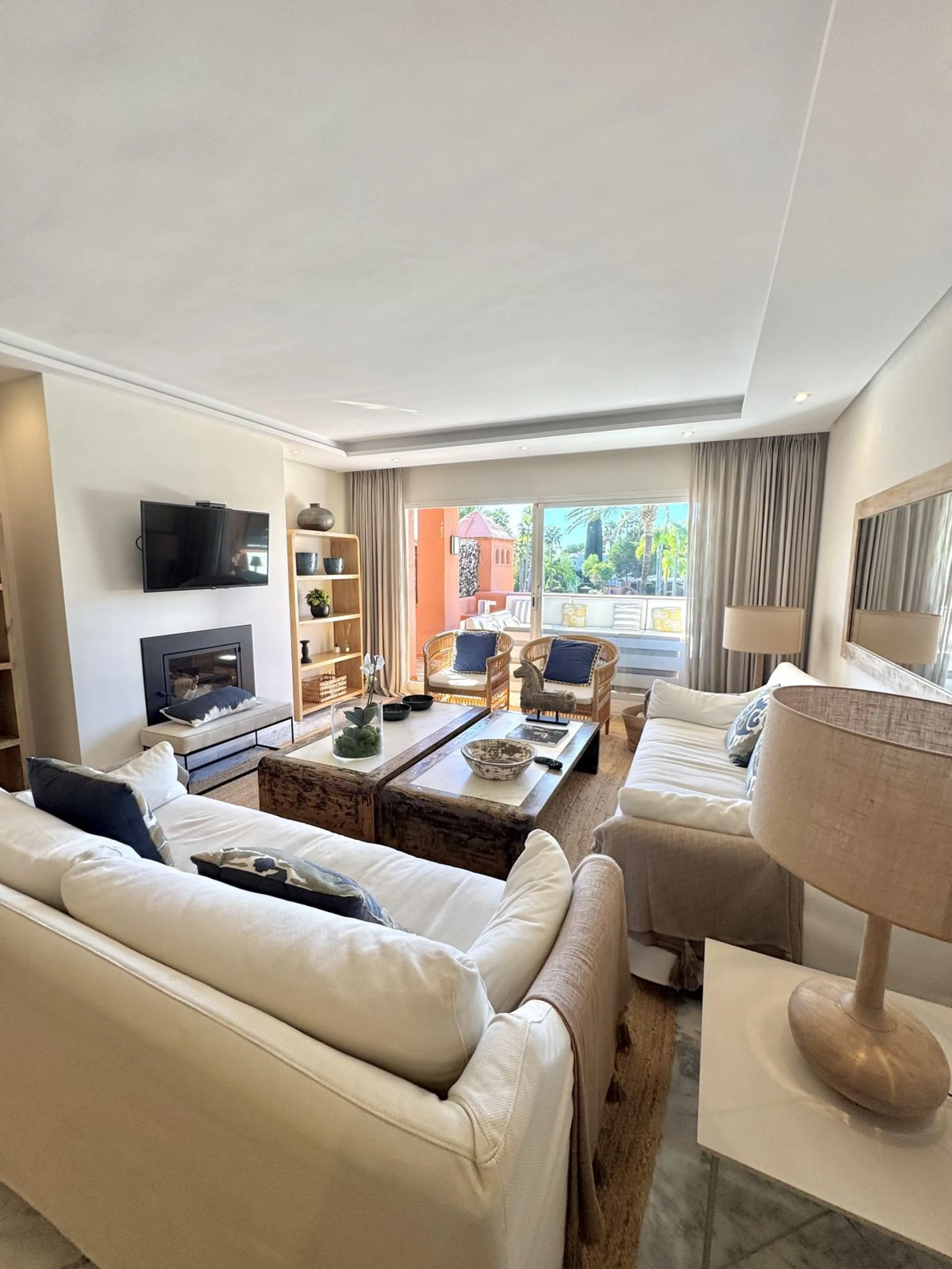 Apartment - Penthouse Duplex в продаже в Marbella, Málaga. В доме 4 спален и 5 ванных комнат. Площадь дома 255 м²