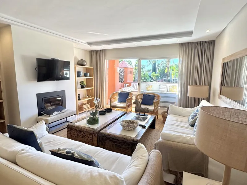 Apartment - Penthouse Duplex в продаже в Marbella, Málaga. В доме 4 спален и 5 ванных комнат. Площадь дома 255 м²