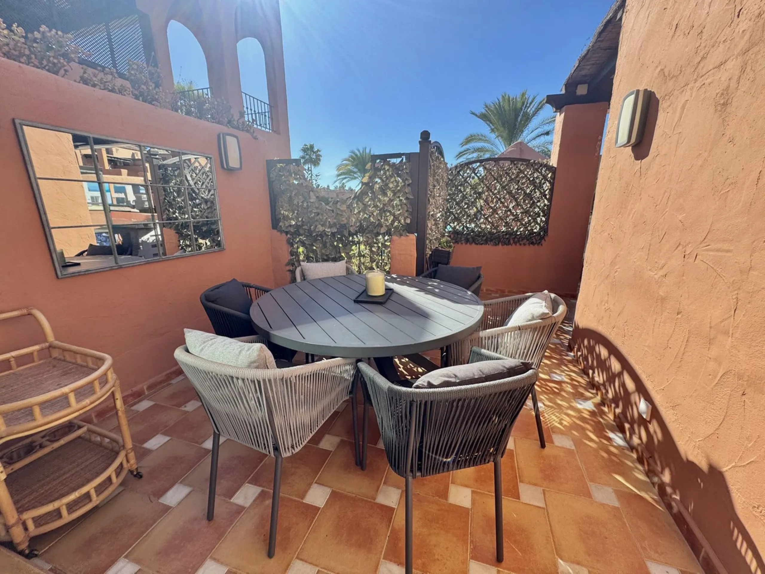 Apartment - Penthouse Duplex в продаже в Marbella, Málaga. В доме 4 спален и 5 ванных комнат. Площадь дома 255 м²