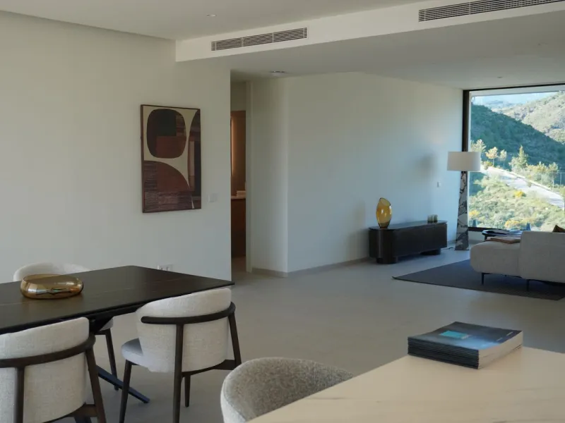 Discover a rare opportunity to own one of the very few 4-bedroom residences in the prestigious Palmitos development, La Quinta. This stunning apartment offers a spacious living room, fully equipped designer kitchen, four bedrooms, two bathrooms, and a gue