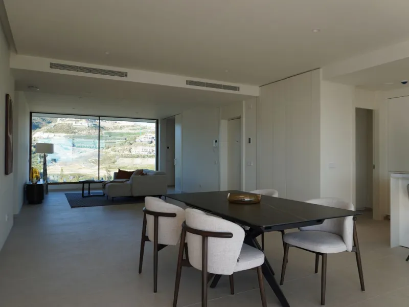 Discover a rare opportunity to own one of the very few 4-bedroom residences in the prestigious Palmitos development, La Quinta. This stunning apartment offers a spacious living room, fully equipped designer kitchen, four bedrooms, two bathrooms, and a gue
