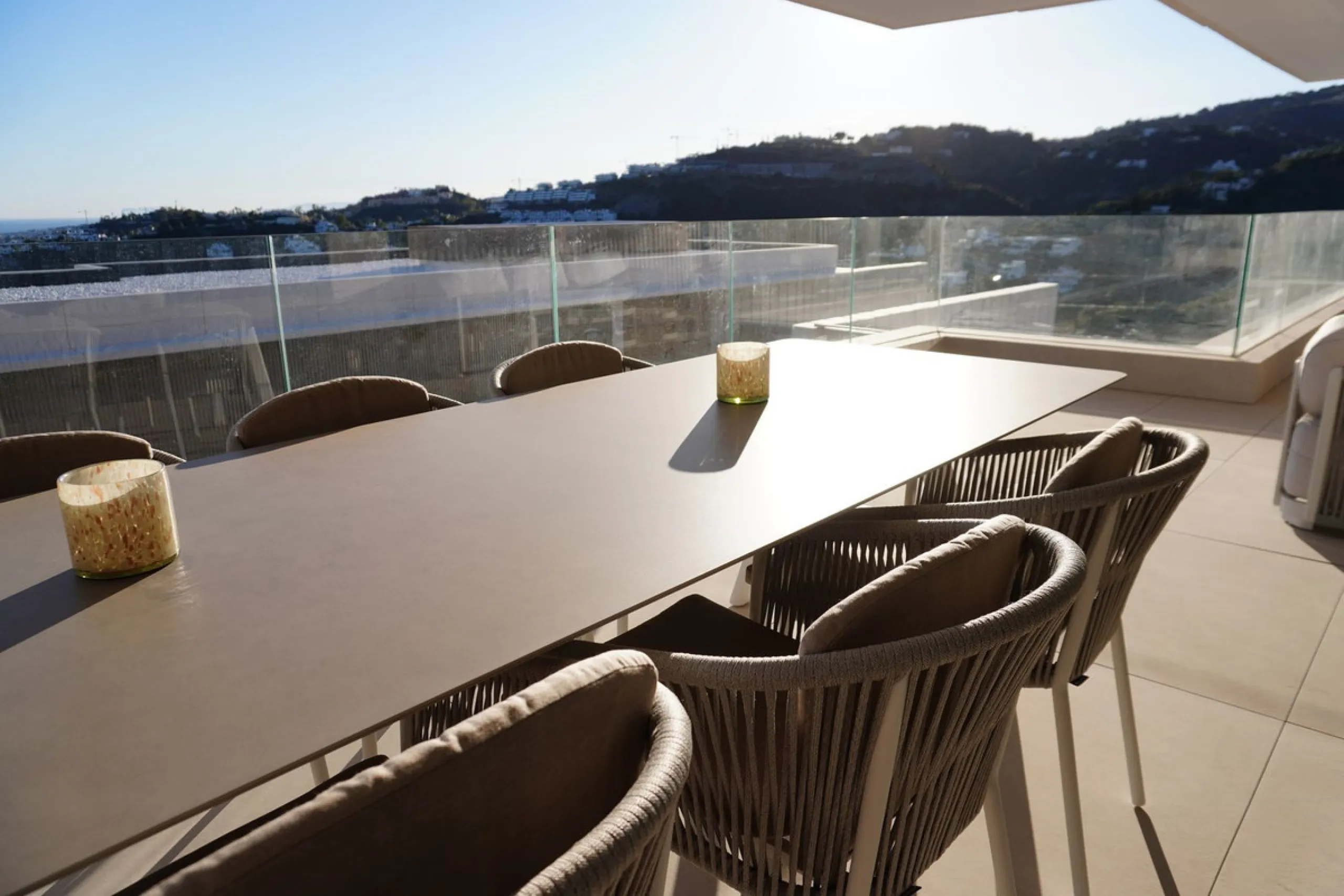 Discover a rare opportunity to own one of the very few 4-bedroom residences in the prestigious Palmitos development, La Quinta. This stunning apartment offers a spacious living room, fully equipped designer kitchen, four bedrooms, two bathrooms, and a gue