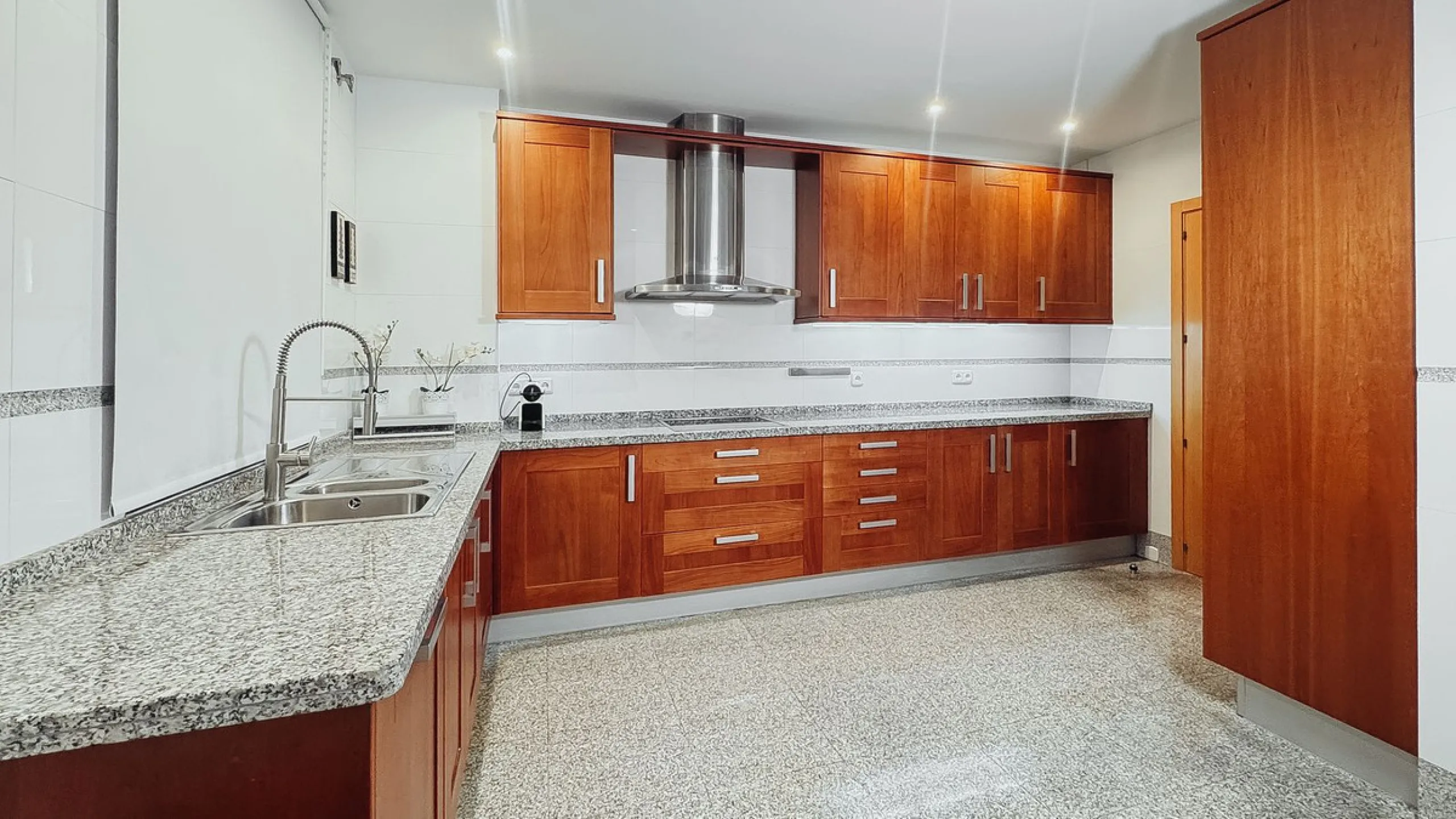 Modern 3-Bedroom Apartment in Las Nayades, Estepona