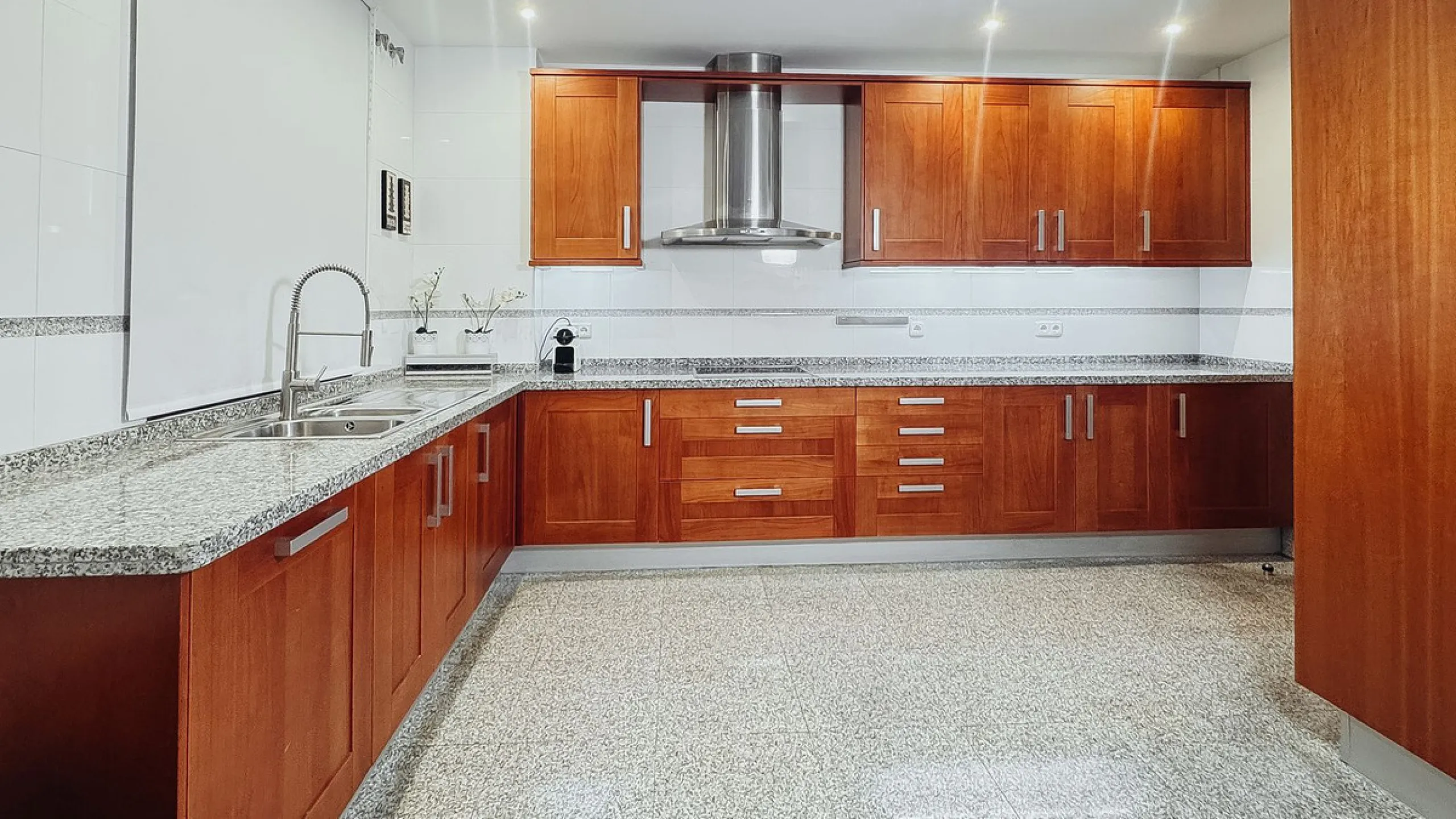 Modern 3-Bedroom Apartment in Las Nayades, Estepona