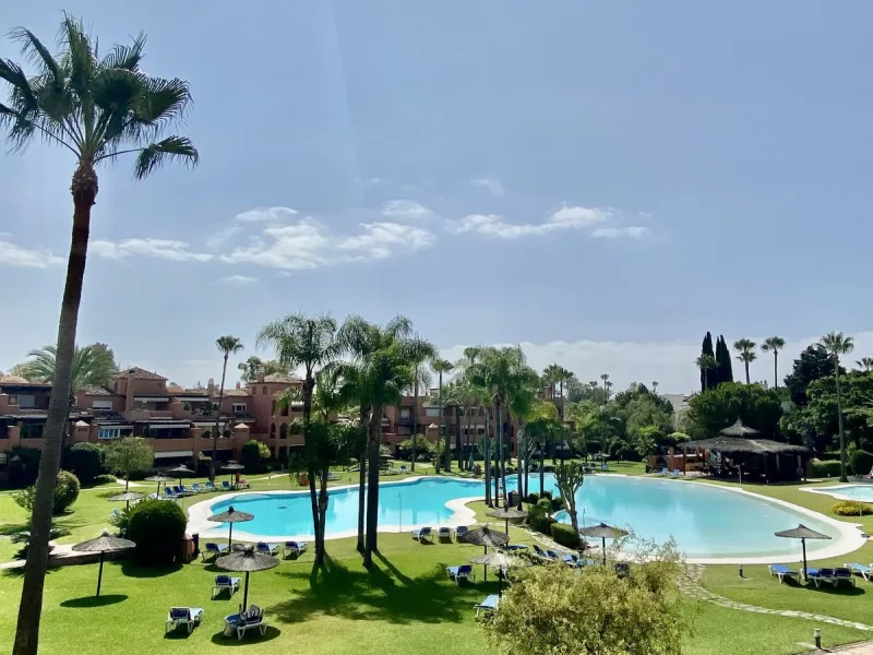 Apartment - Penthouse Duplex в продаже в Marbella, Málaga. В доме 4 спален и 5 ванных комнат. Площадь дома 255 м²