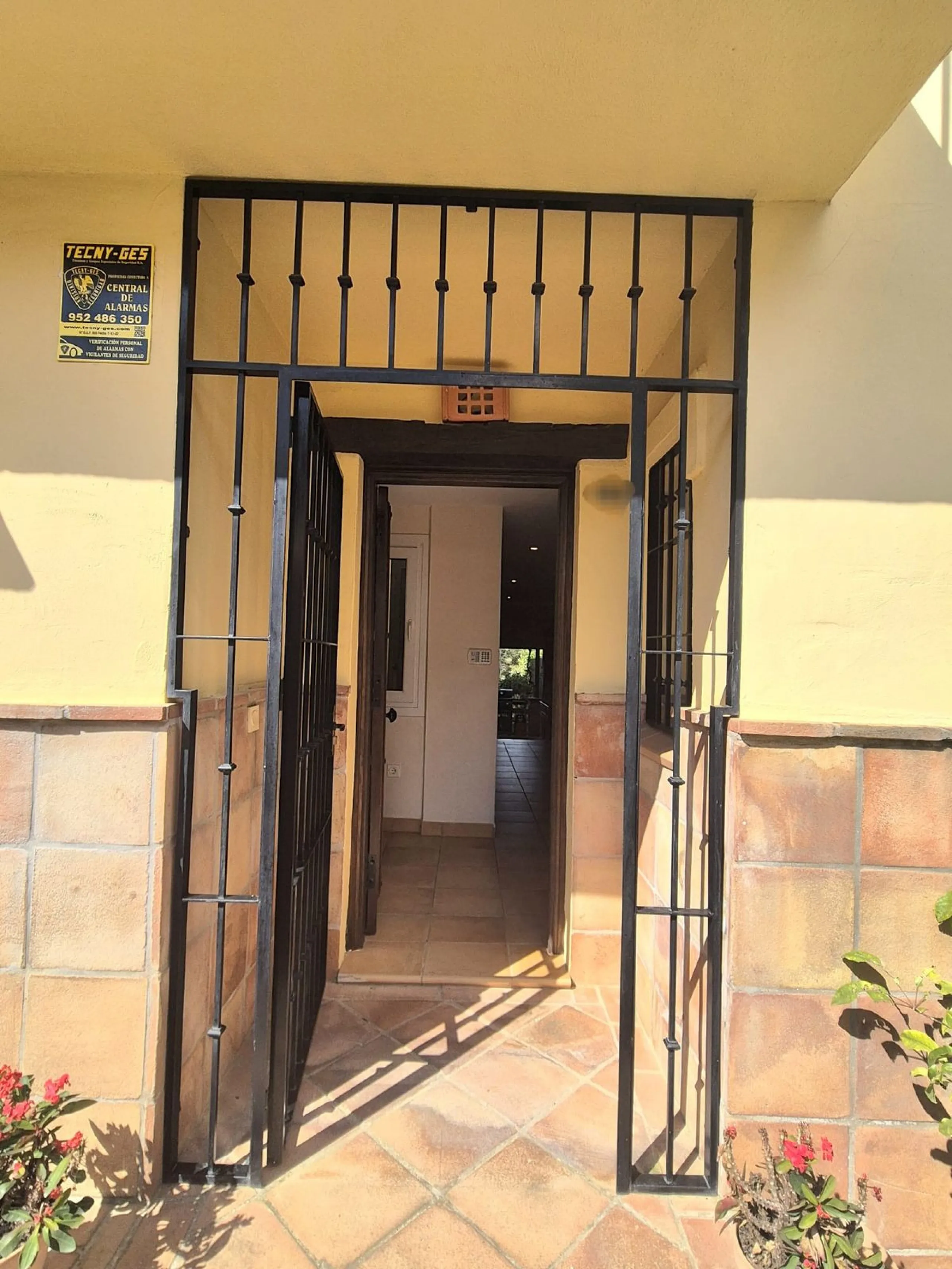 House - Townhouse в продаже в Alhaurín el Grande, Málaga. В доме 3 спален и 3 ванных комнат. Площадь дома 127 м²