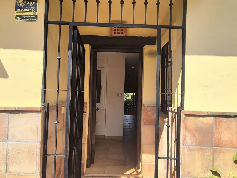 House - Townhouse в продаже в Alhaurín el Grande, Málaga. В доме 3 спален и 3 ванных комнат. Площадь дома 127 м²