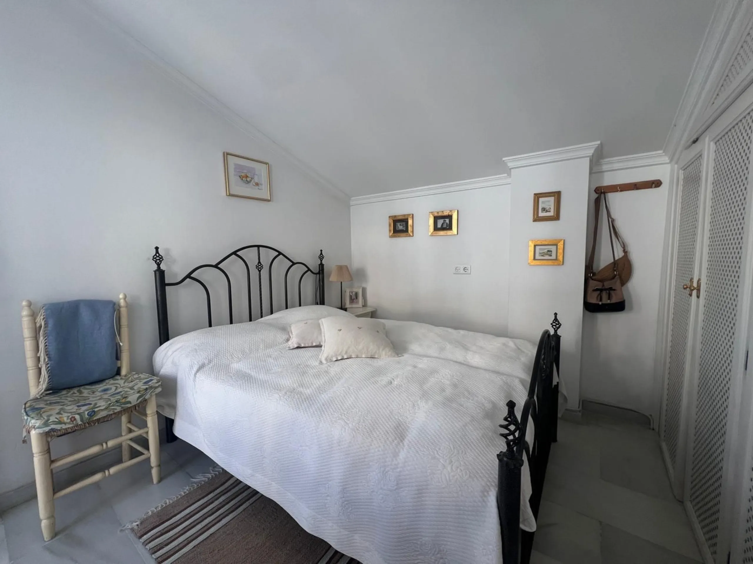 Beachfront complex in Estepona, New Golden Mile, between Cancelada and Selwo, close to Las Dunas. Stunning fully renovated corner semi-detached townhouse, located in a frontline beach complex with a unique charm, reminiscent of an authentic fishing villag