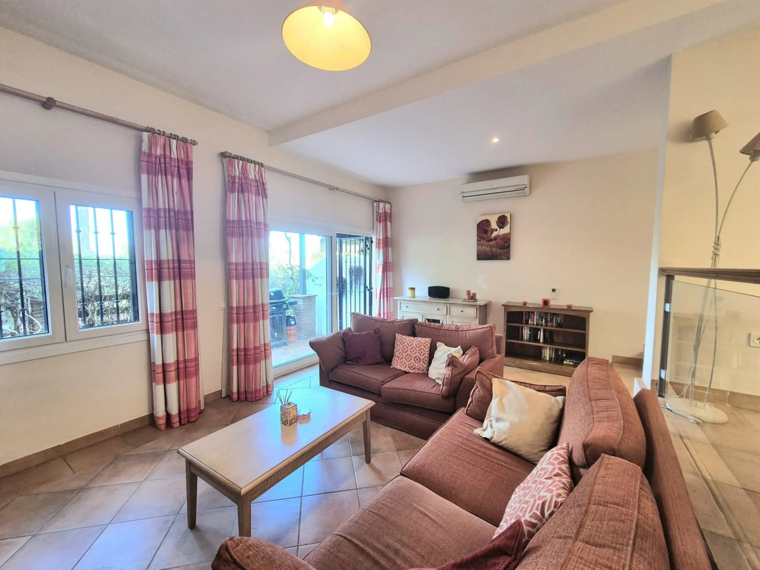 House - Townhouse в продаже в Alhaurín el Grande, Málaga. В доме 3 спален и 3 ванных комнат. Площадь дома 127 м²