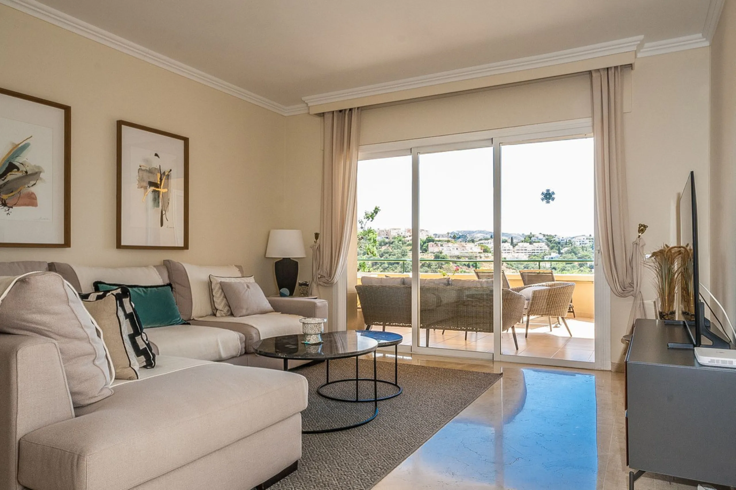 Apartment - Ground Floor Apartment в продаже в Marbella, Málaga. В доме 3 спален и 3 ванных комнат. Площадь дома 160 м²
