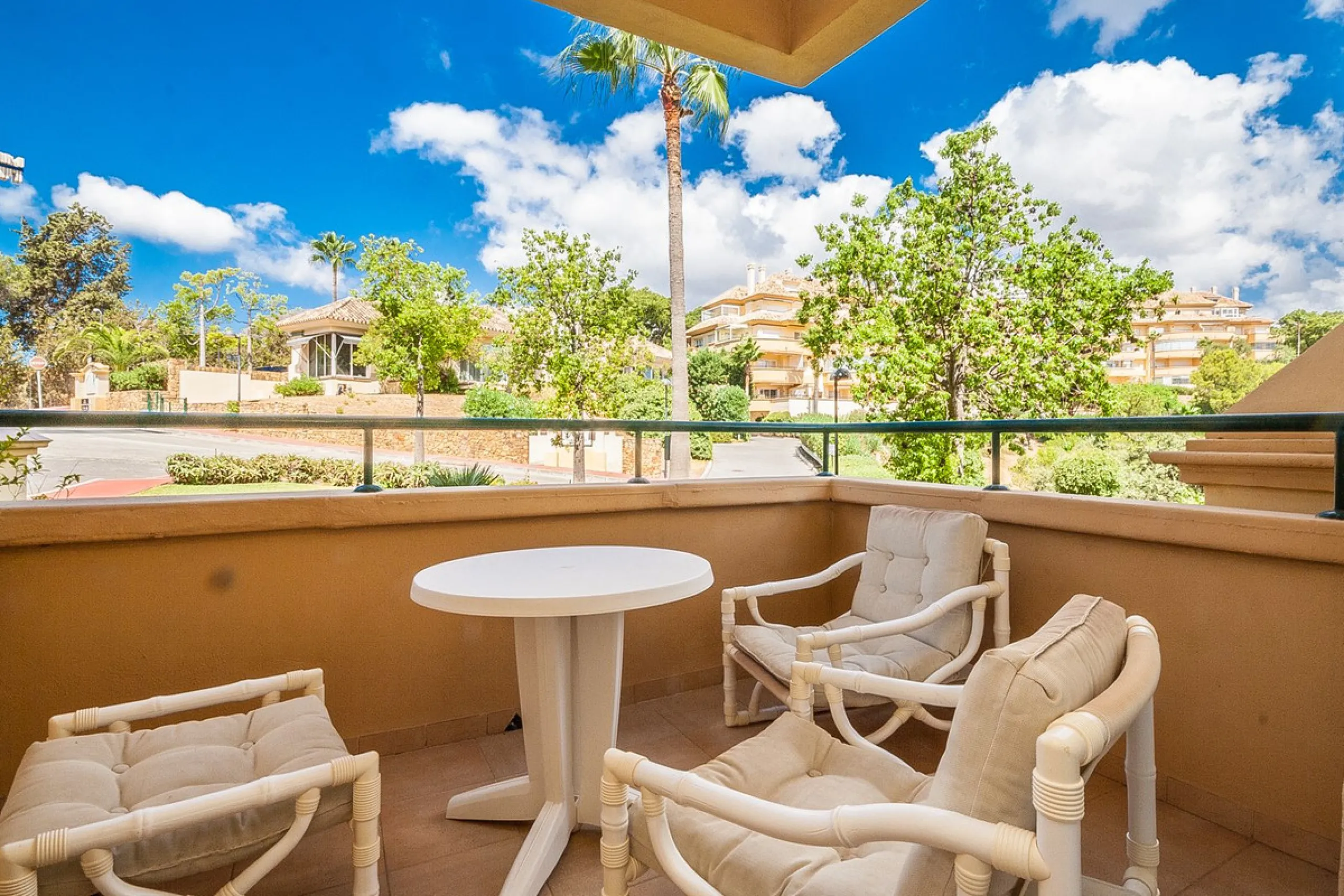Apartment - Ground Floor Apartment в продаже в Marbella, Málaga. В доме 3 спален и 3 ванных комнат. Площадь дома 160 м²