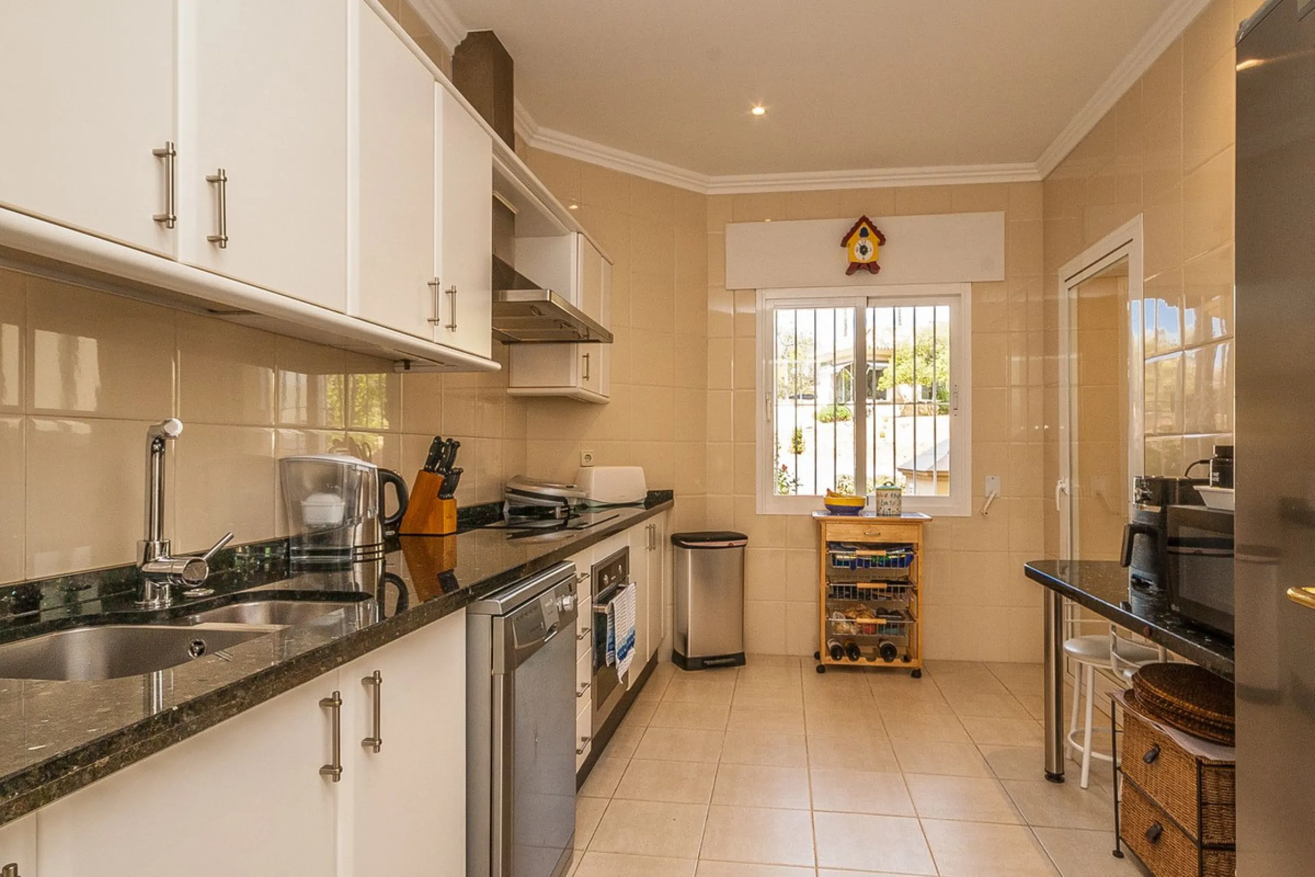 Apartment - Ground Floor Apartment в продаже в Marbella, Málaga. В доме 3 спален и 3 ванных комнат. Площадь дома 160 м²
