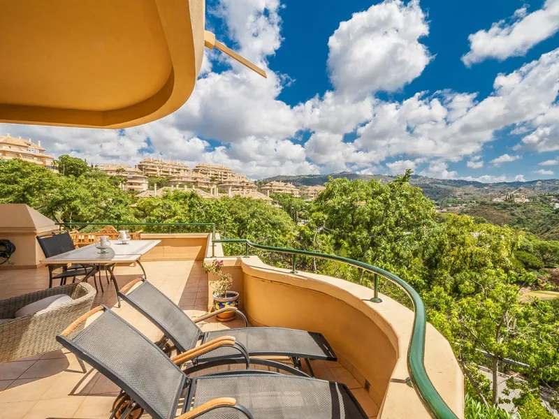 Apartment - Ground Floor Apartment в продаже в Marbella, Málaga. В доме 3 спален и 3 ванных комнат. Площадь дома 160 м²