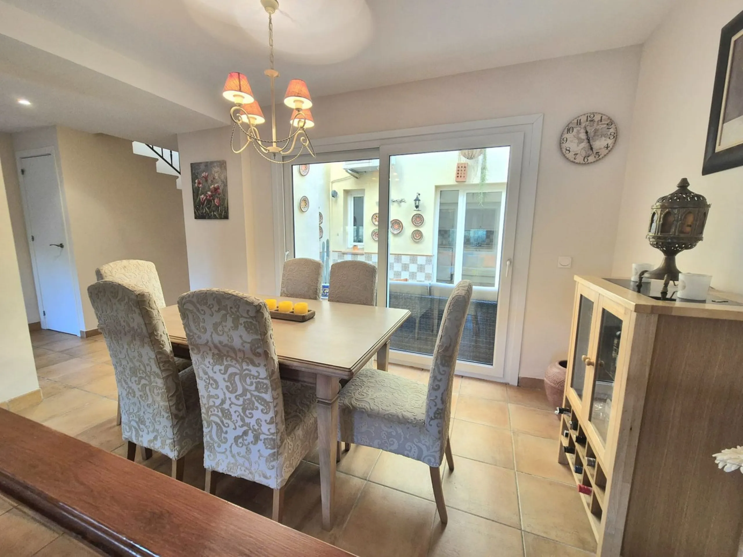 House - Townhouse в продаже в Alhaurín el Grande, Málaga. В доме 3 спален и 3 ванных комнат. Площадь дома 127 м²