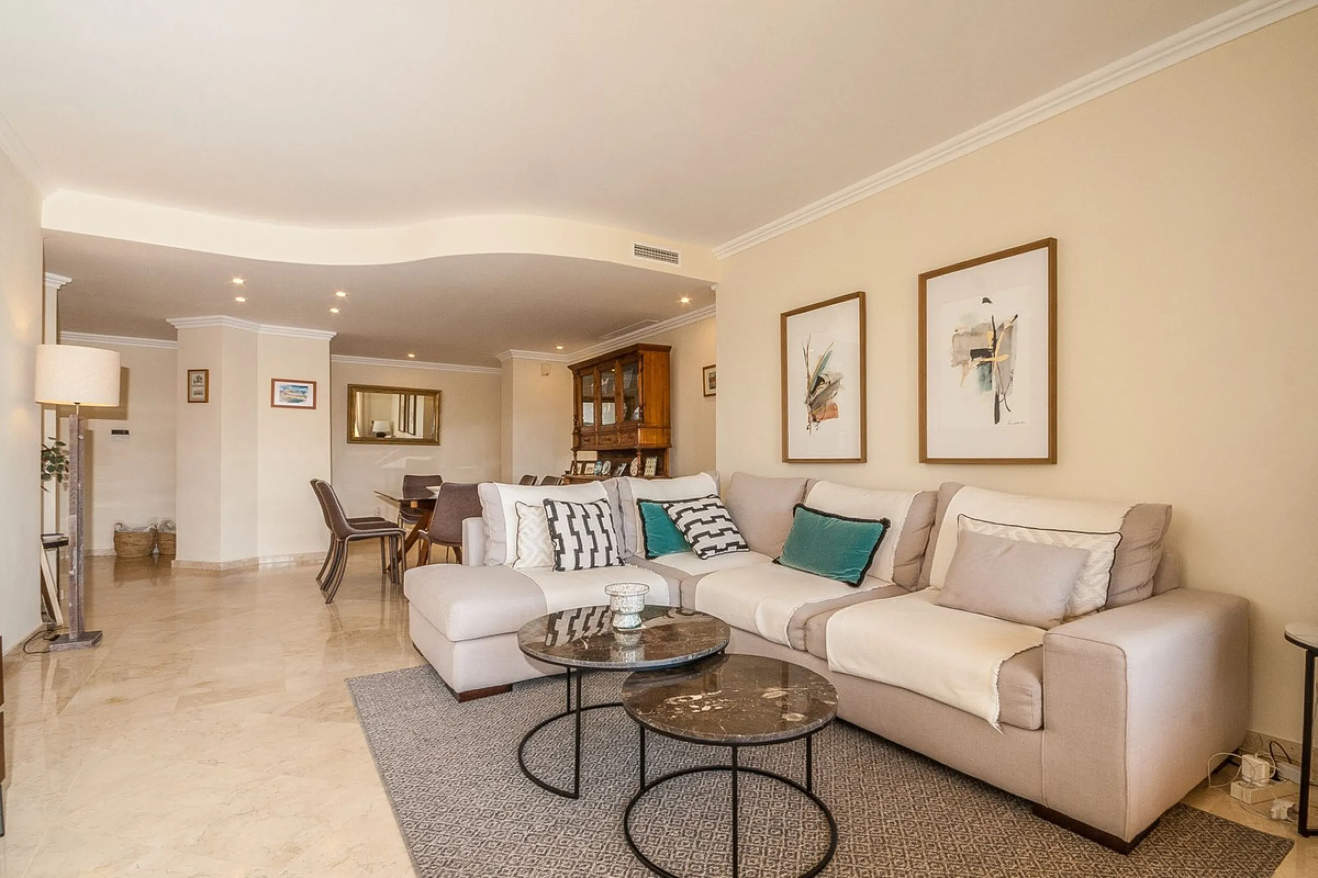 Apartment - Ground Floor Apartment в продаже в Marbella, Málaga. В доме 3 спален и 3 ванных комнат. Площадь дома 160 м²