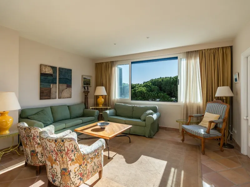 Apartment - Middle Floor Apartment в продаже в Marbella, Málaga. В доме 4 спален и 3 ванных комнат. Площадь дома 128 м²