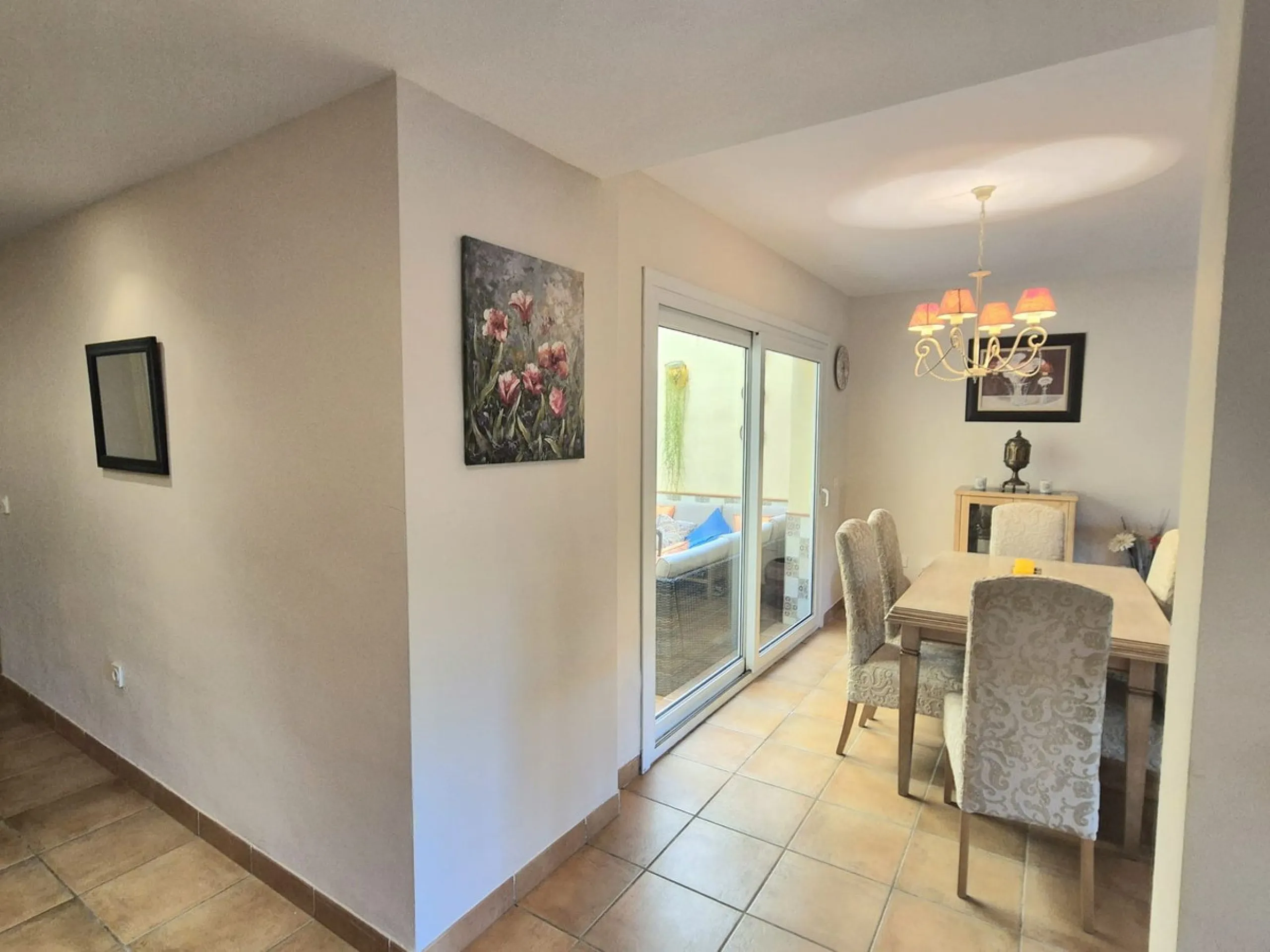 House - Townhouse в продаже в Alhaurín el Grande, Málaga. В доме 3 спален и 3 ванных комнат. Площадь дома 127 м²