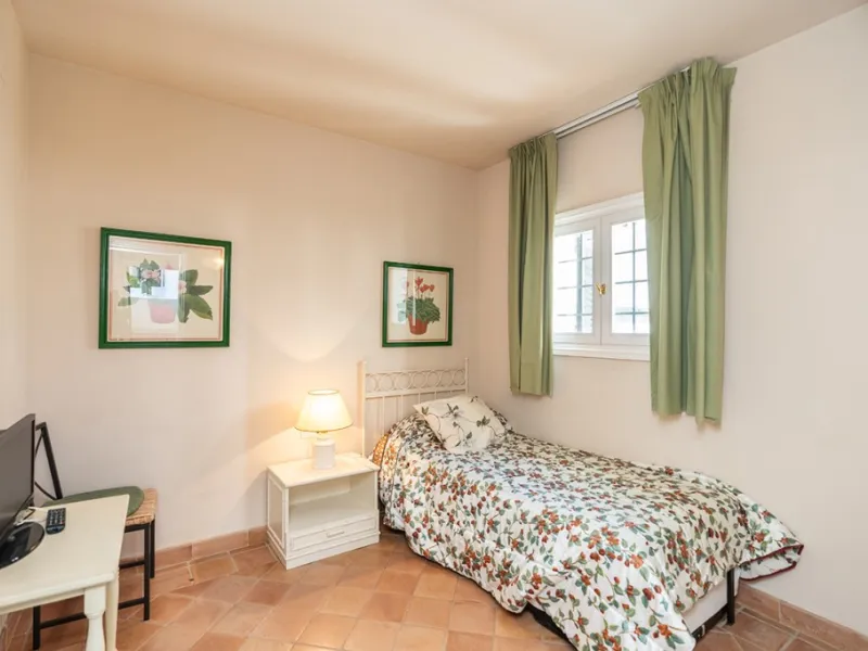 Apartment - Middle Floor Apartment в продаже в Marbella, Málaga. В доме 4 спален и 3 ванных комнат. Площадь дома 128 м²