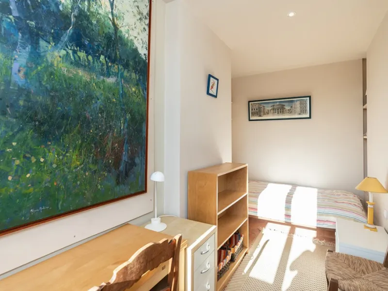 Apartment - Middle Floor Apartment в продаже в Marbella, Málaga. В доме 4 спален и 3 ванных комнат. Площадь дома 128 м²