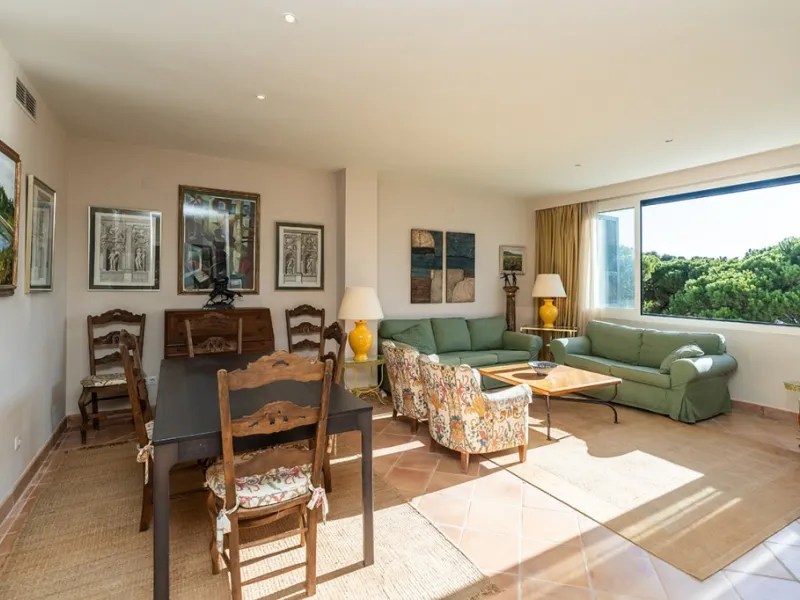 Apartment - Middle Floor Apartment в продаже в Marbella, Málaga. В доме 4 спален и 3 ванных комнат. Площадь дома 128 м²