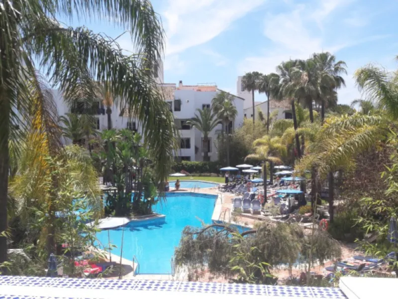 Apartment - Middle Floor Apartment в продаже в Marbella, Málaga. В доме 4 спален и 3 ванных комнат. Площадь дома 128 м²