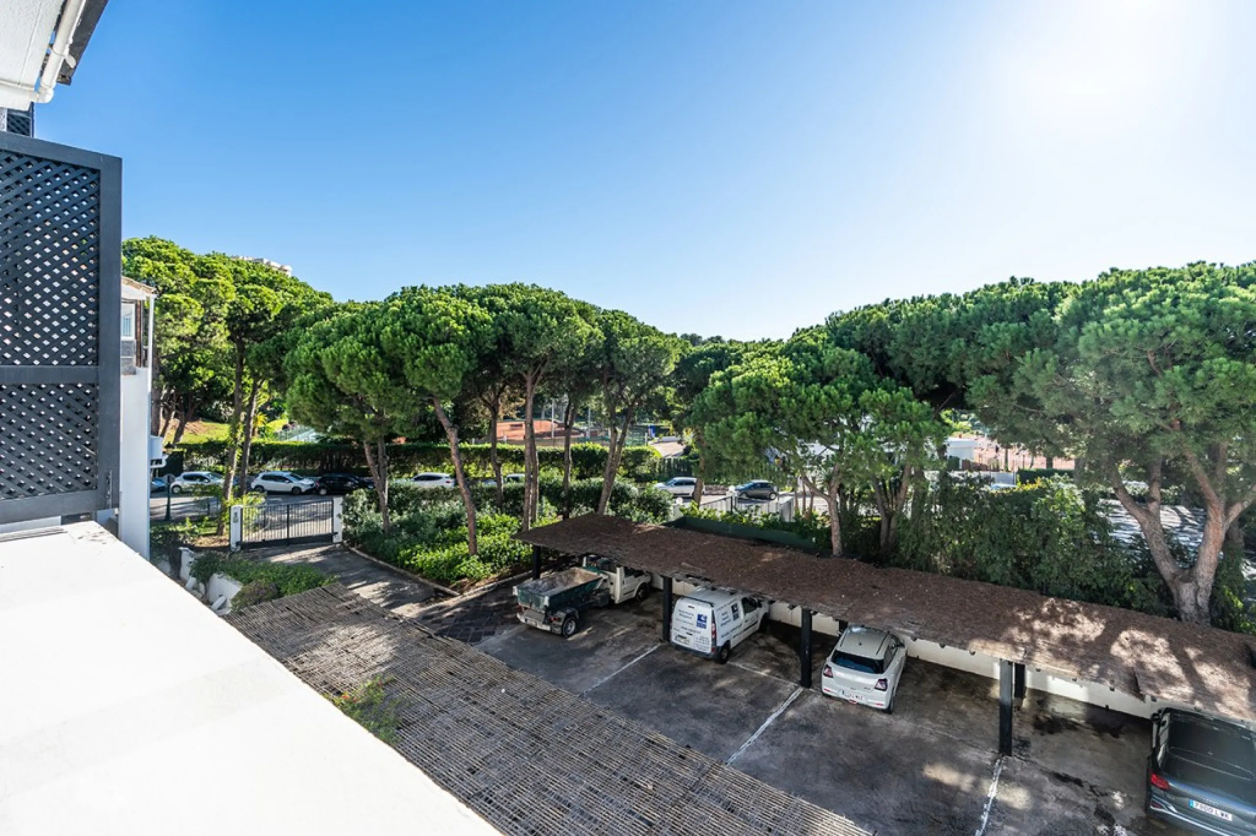 Apartment - Middle Floor Apartment в продаже в Marbella, Málaga. В доме 4 спален и 3 ванных комнат. Площадь дома 128 м²