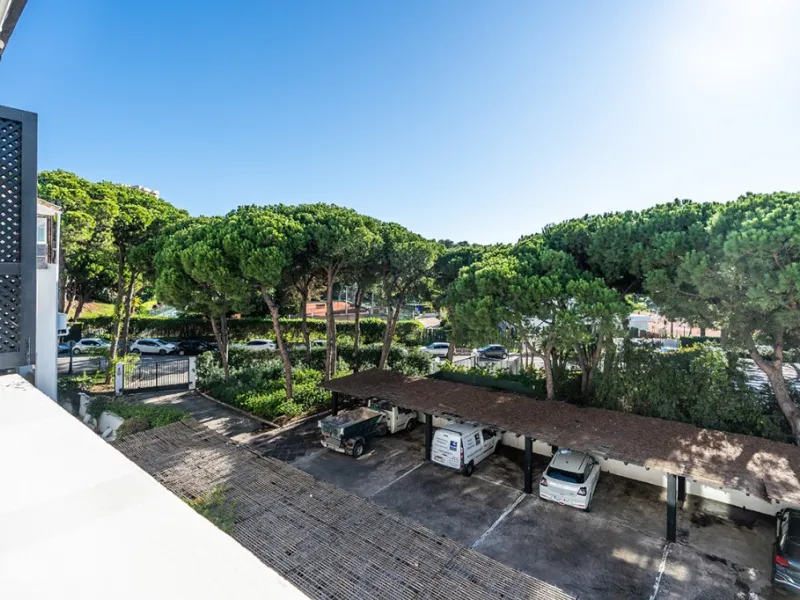 Apartment - Middle Floor Apartment в продаже в Marbella, Málaga. В доме 4 спален и 3 ванных комнат. Площадь дома 128 м²