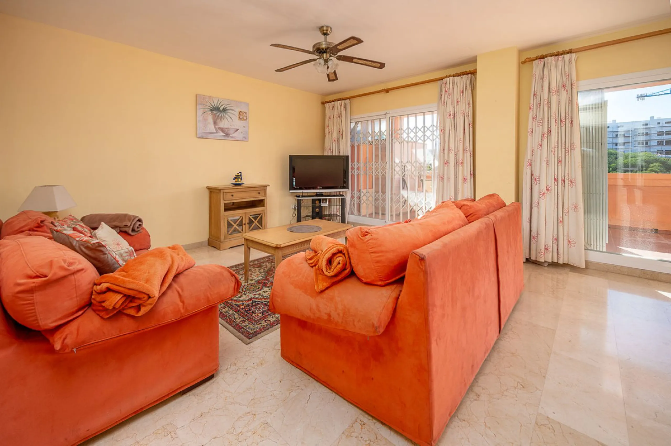 One-level apartment consisting of 3 double bedrooms, together with 3 bathrooms a large L shape terrace with the bonus of half being covered and the other half open to be able to enjoy the sun all day long which you has limited sea views. Property comes wi