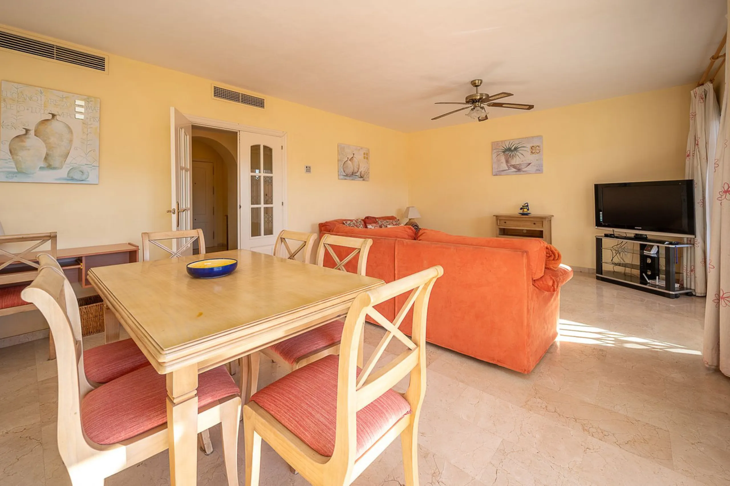 One-level apartment consisting of 3 double bedrooms, together with 3 bathrooms a large L shape terrace with the bonus of half being covered and the other half open to be able to enjoy the sun all day long which you has limited sea views. Property comes wi