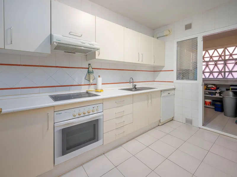 One-level apartment consisting of 3 double bedrooms, together with 3 bathrooms a large L shape terrace with the bonus of half being covered and the other half open to be able to enjoy the sun all day long which you has limited sea views. Property comes wi