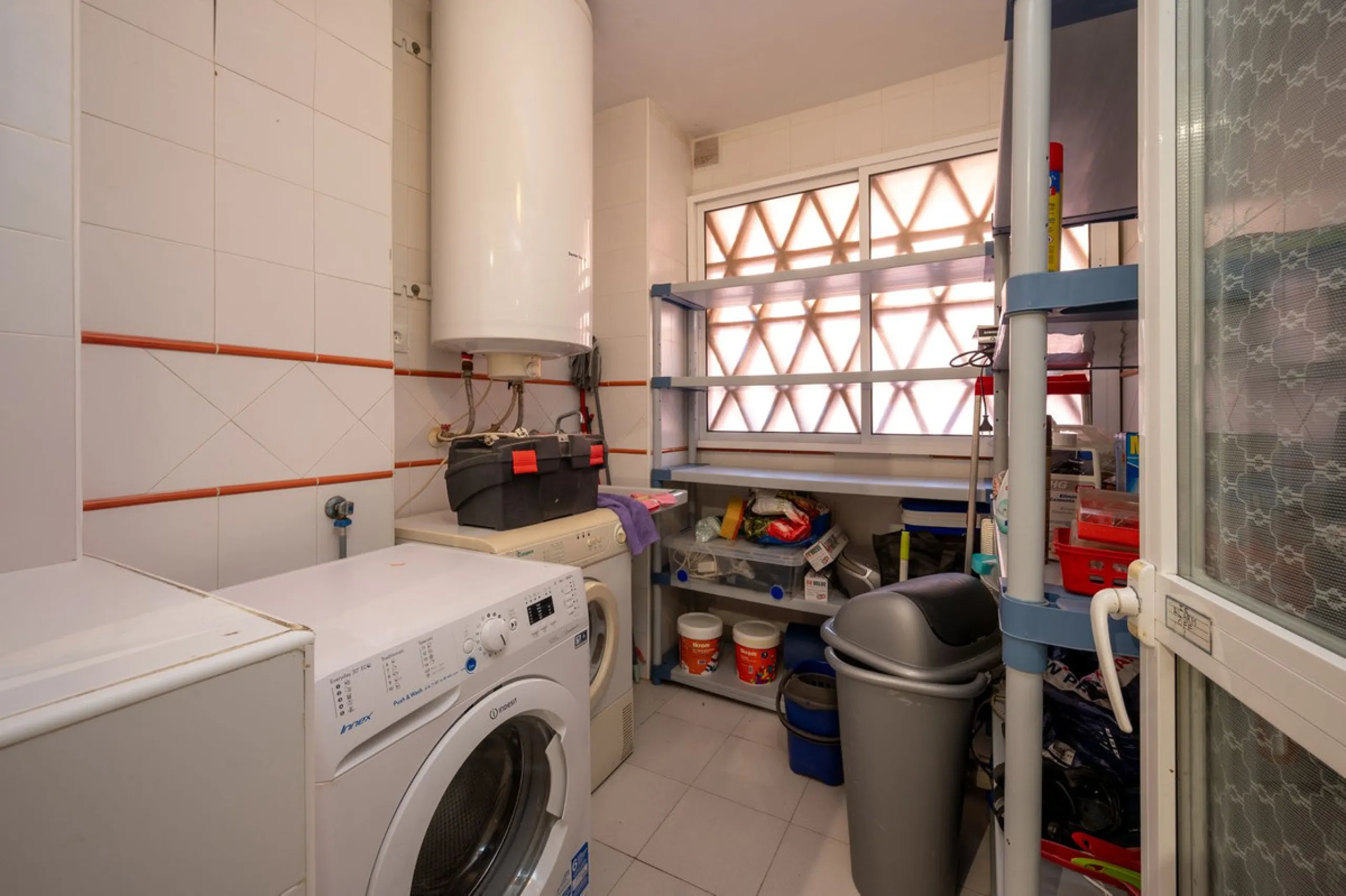 One-level apartment consisting of 3 double bedrooms, together with 3 bathrooms a large L shape terrace with the bonus of half being covered and the other half open to be able to enjoy the sun all day long which you has limited sea views. Property comes wi