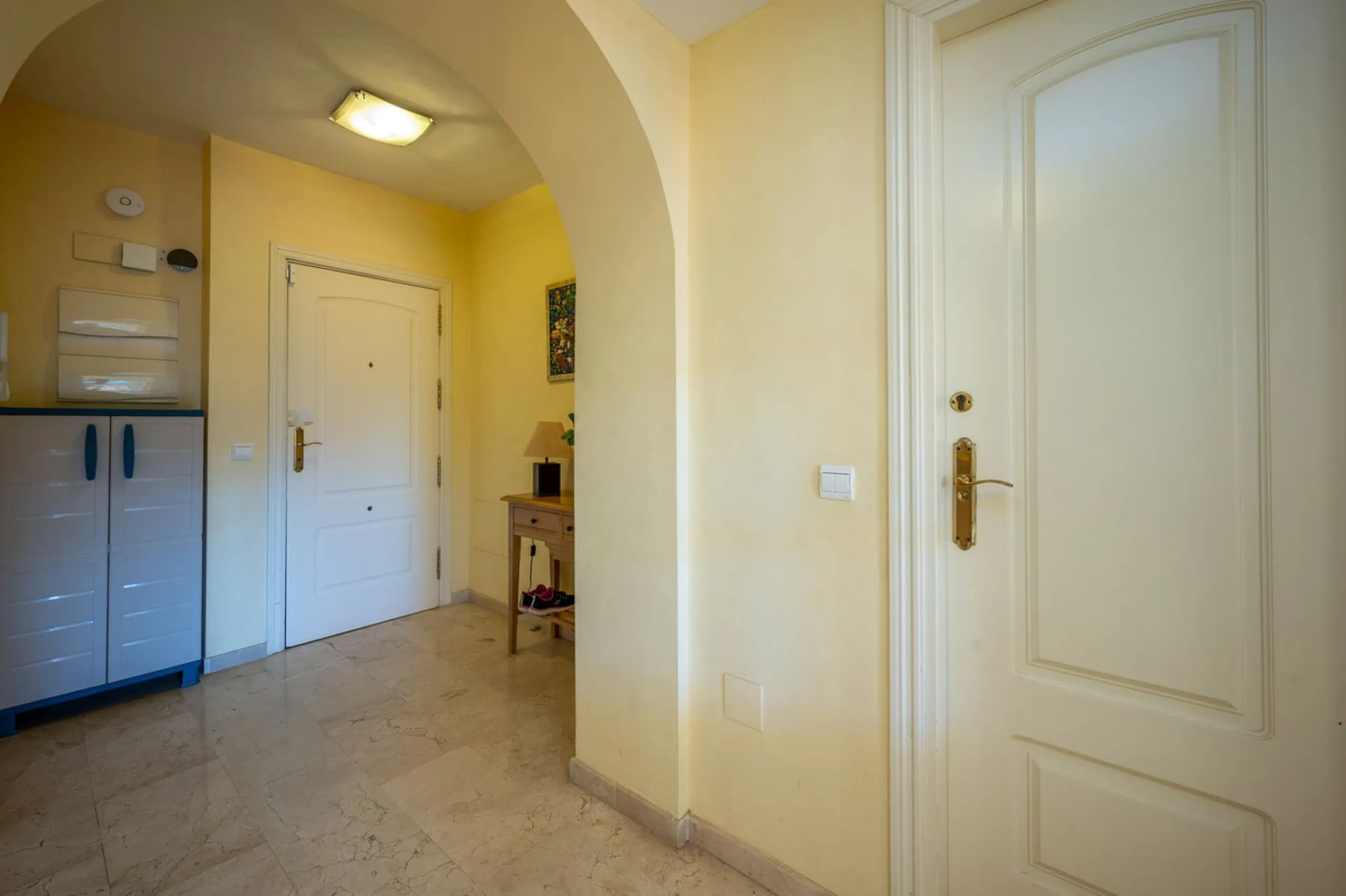 One-level apartment consisting of 3 double bedrooms, together with 3 bathrooms a large L shape terrace with the bonus of half being covered and the other half open to be able to enjoy the sun all day long which you has limited sea views. Property comes wi