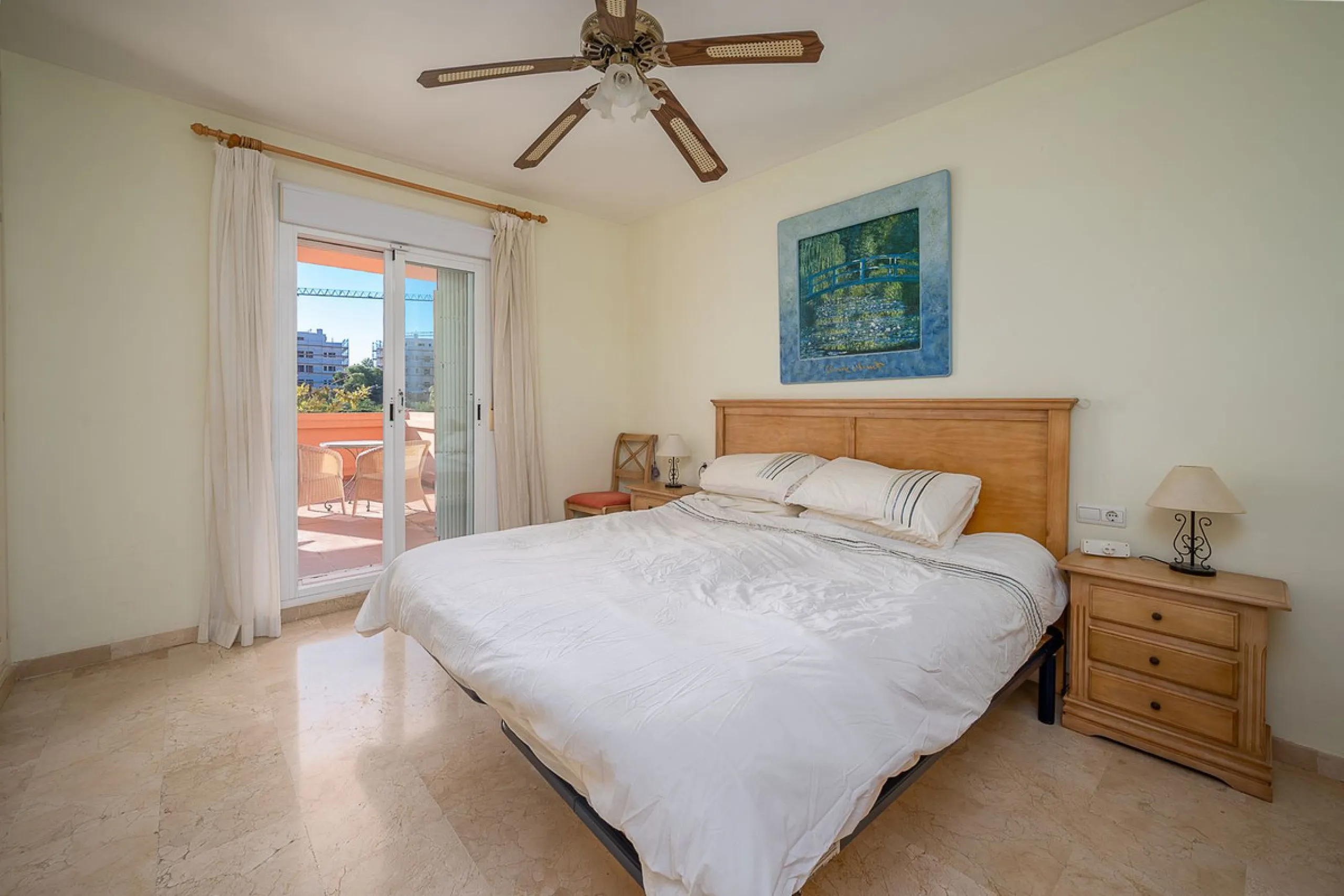 One-level apartment consisting of 3 double bedrooms, together with 3 bathrooms a large L shape terrace with the bonus of half being covered and the other half open to be able to enjoy the sun all day long which you has limited sea views. Property comes wi