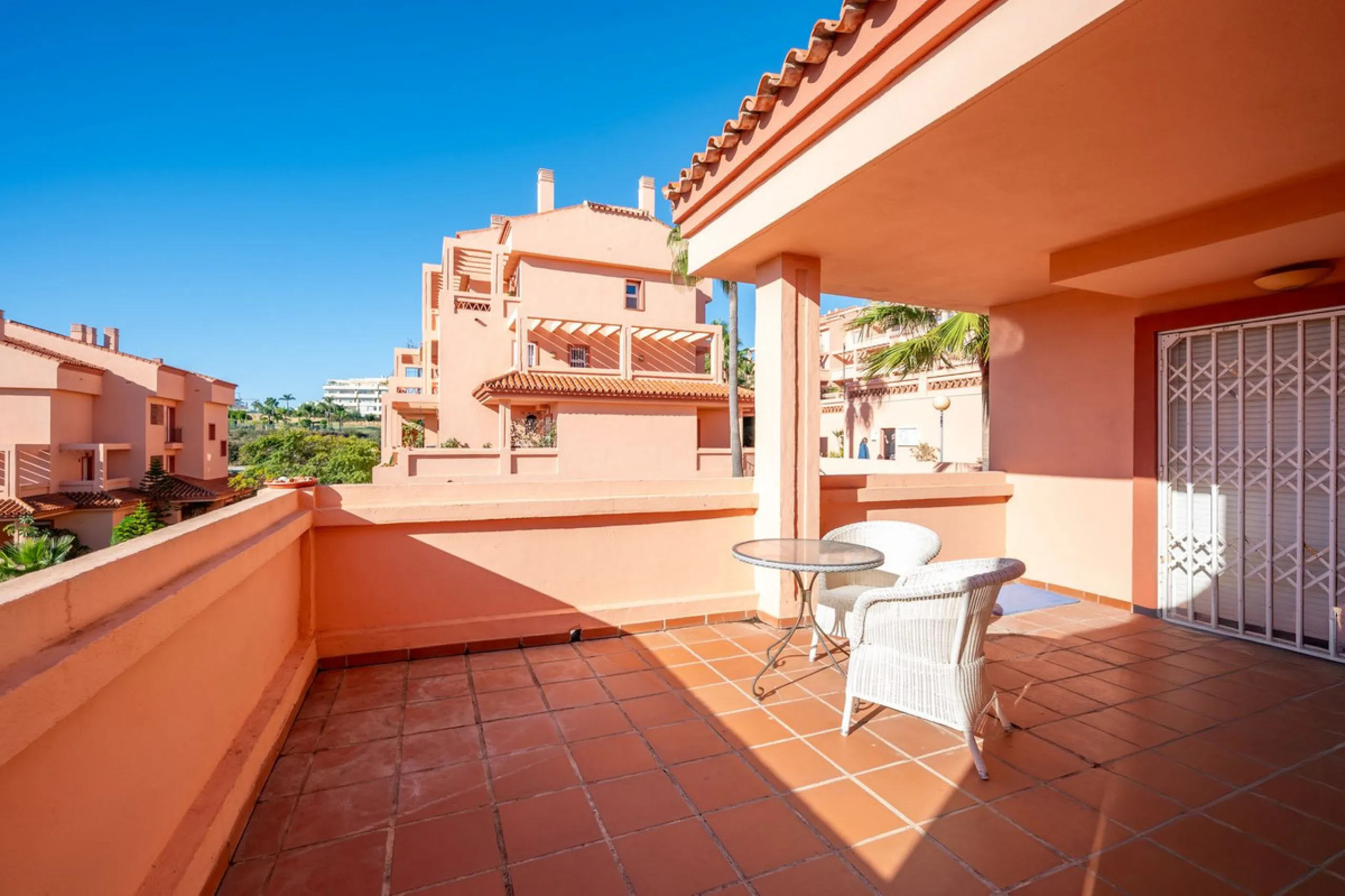 One-level apartment consisting of 3 double bedrooms, together with 3 bathrooms a large L shape terrace with the bonus of half being covered and the other half open to be able to enjoy the sun all day long which you has limited sea views. Property comes wi