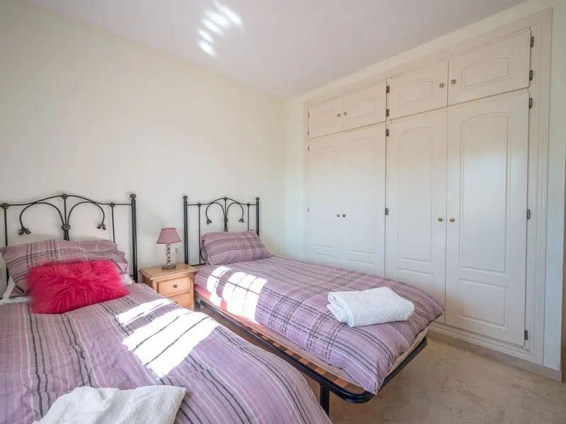One-level apartment consisting of 3 double bedrooms, together with 3 bathrooms a large L shape terrace with the bonus of half being covered and the other half open to be able to enjoy the sun all day long which you has limited sea views. Property comes wi