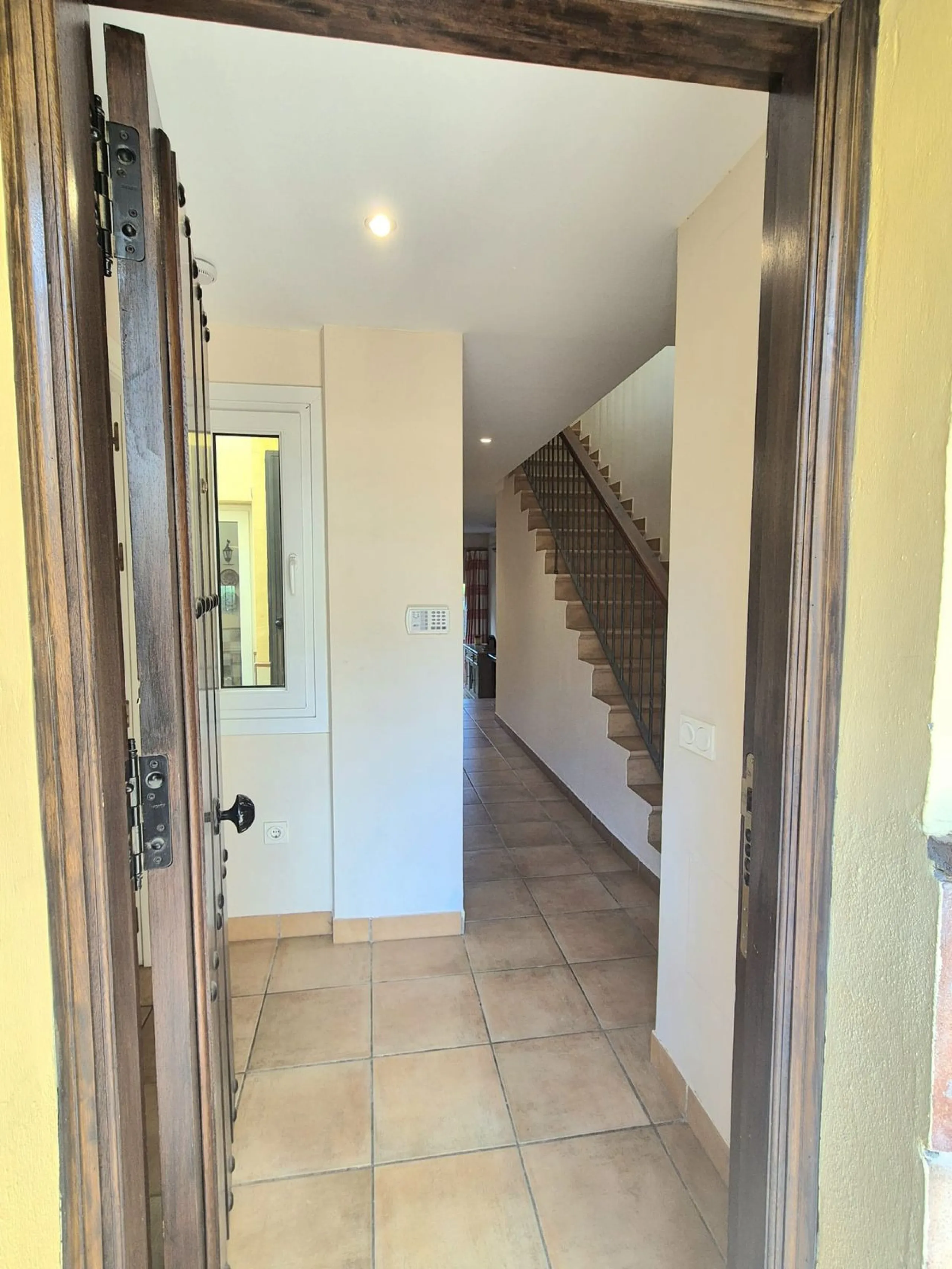 House - Townhouse в продаже в Alhaurín el Grande, Málaga. В доме 3 спален и 3 ванных комнат. Площадь дома 127 м²