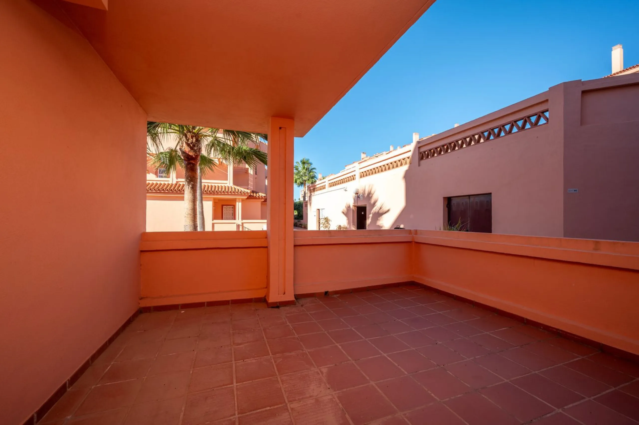 One-level apartment consisting of 3 double bedrooms, together with 3 bathrooms a large L shape terrace with the bonus of half being covered and the other half open to be able to enjoy the sun all day long which you has limited sea views. Property comes wi