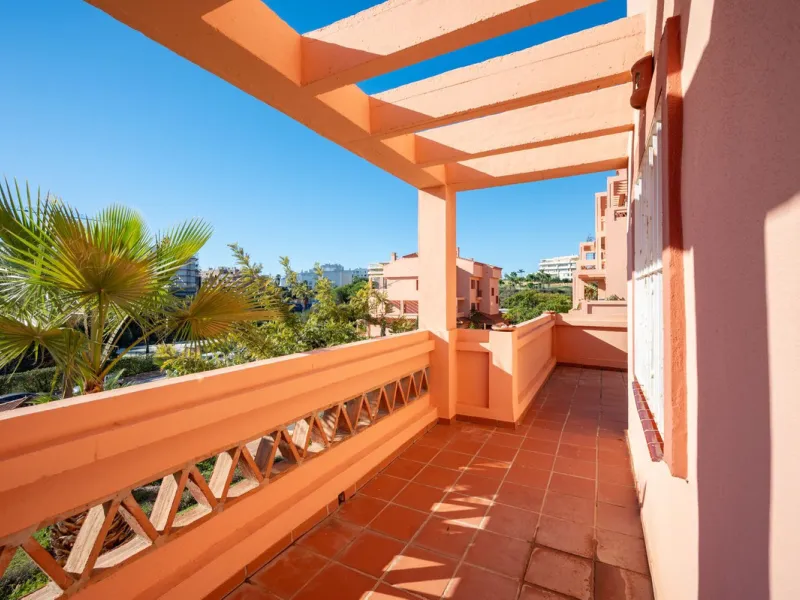 One-level apartment consisting of 3 double bedrooms, together with 3 bathrooms a large L shape terrace with the bonus of half being covered and the other half open to be able to enjoy the sun all day long which you has limited sea views. Property comes wi