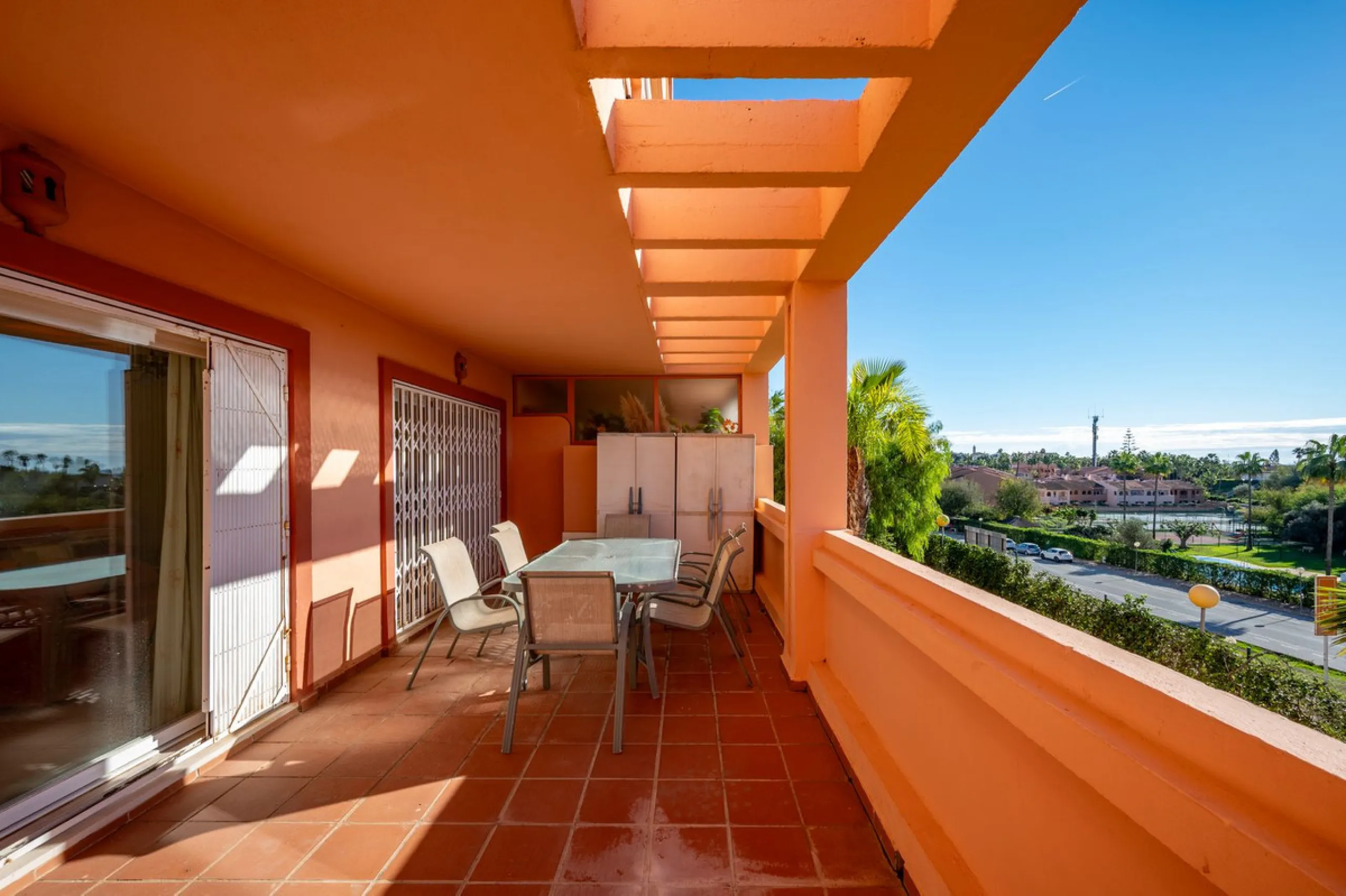 One-level apartment consisting of 3 double bedrooms, together with 3 bathrooms a large L shape terrace with the bonus of half being covered and the other half open to be able to enjoy the sun all day long which you has limited sea views. Property comes wi