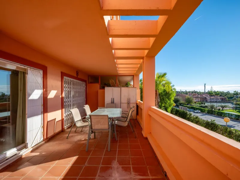 One-level apartment consisting of 3 double bedrooms, together with 3 bathrooms a large L shape terrace with the bonus of half being covered and the other half open to be able to enjoy the sun all day long which you has limited sea views. Property comes wi