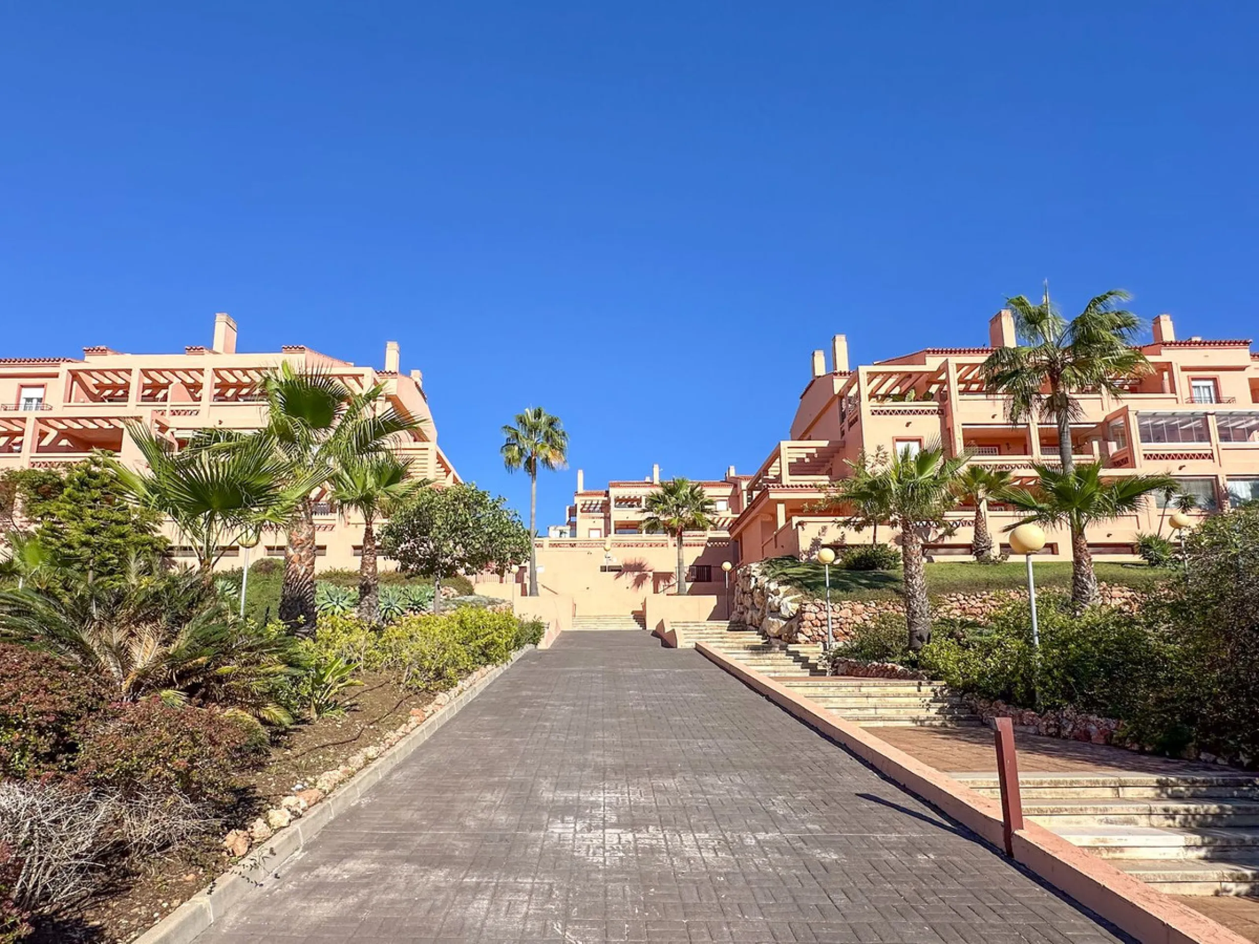 One-level apartment consisting of 3 double bedrooms, together with 3 bathrooms a large L shape terrace with the bonus of half being covered and the other half open to be able to enjoy the sun all day long which you has limited sea views. Property comes wi
