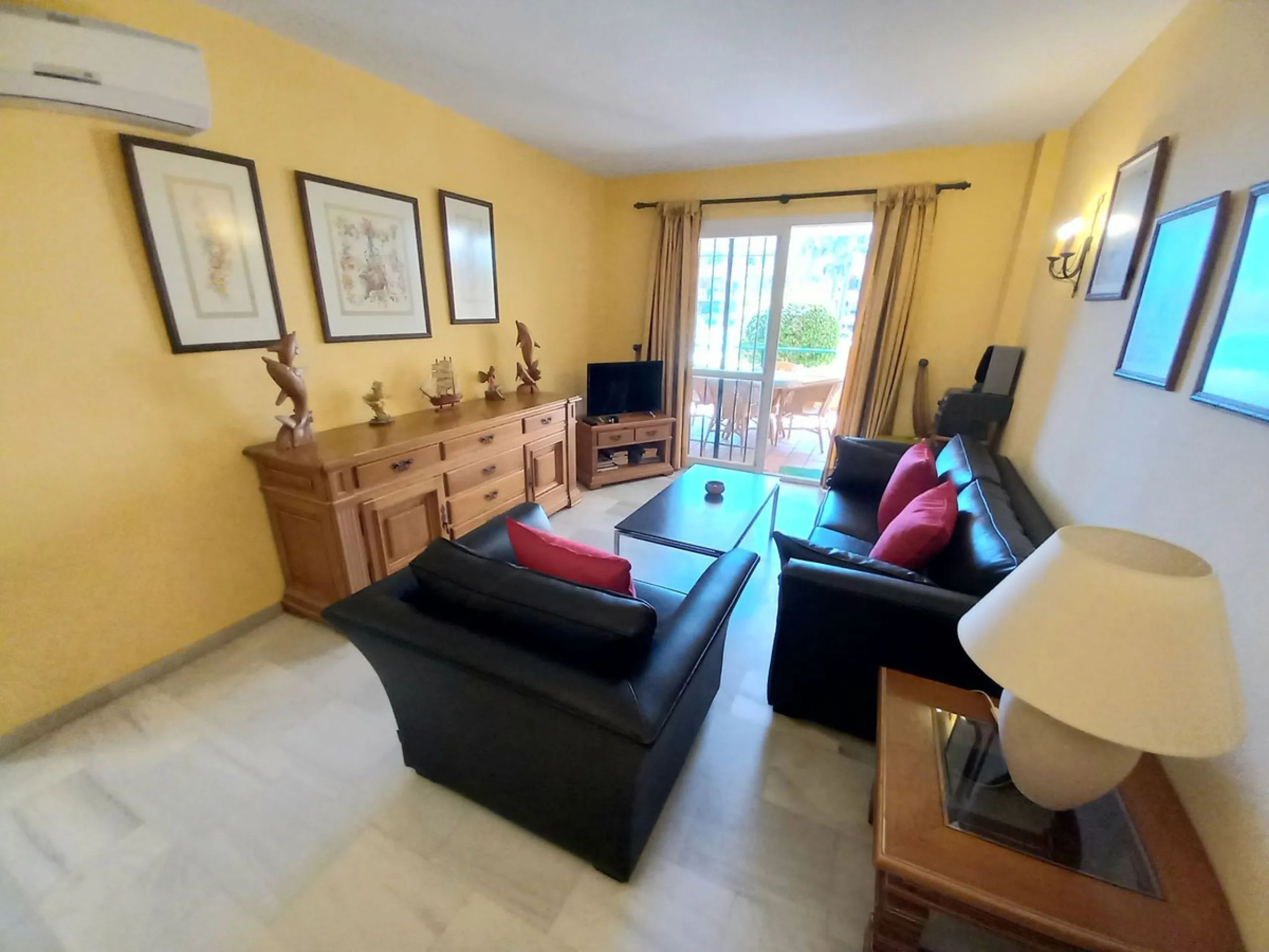 Make your dreams a reality!!!!!  If you have always dreamt about living in La Cala de Mijas on the ground floor with direct access to the beautiful community gardens then La Siesta Beach is for you!  The property is on a gated community only a few meters 