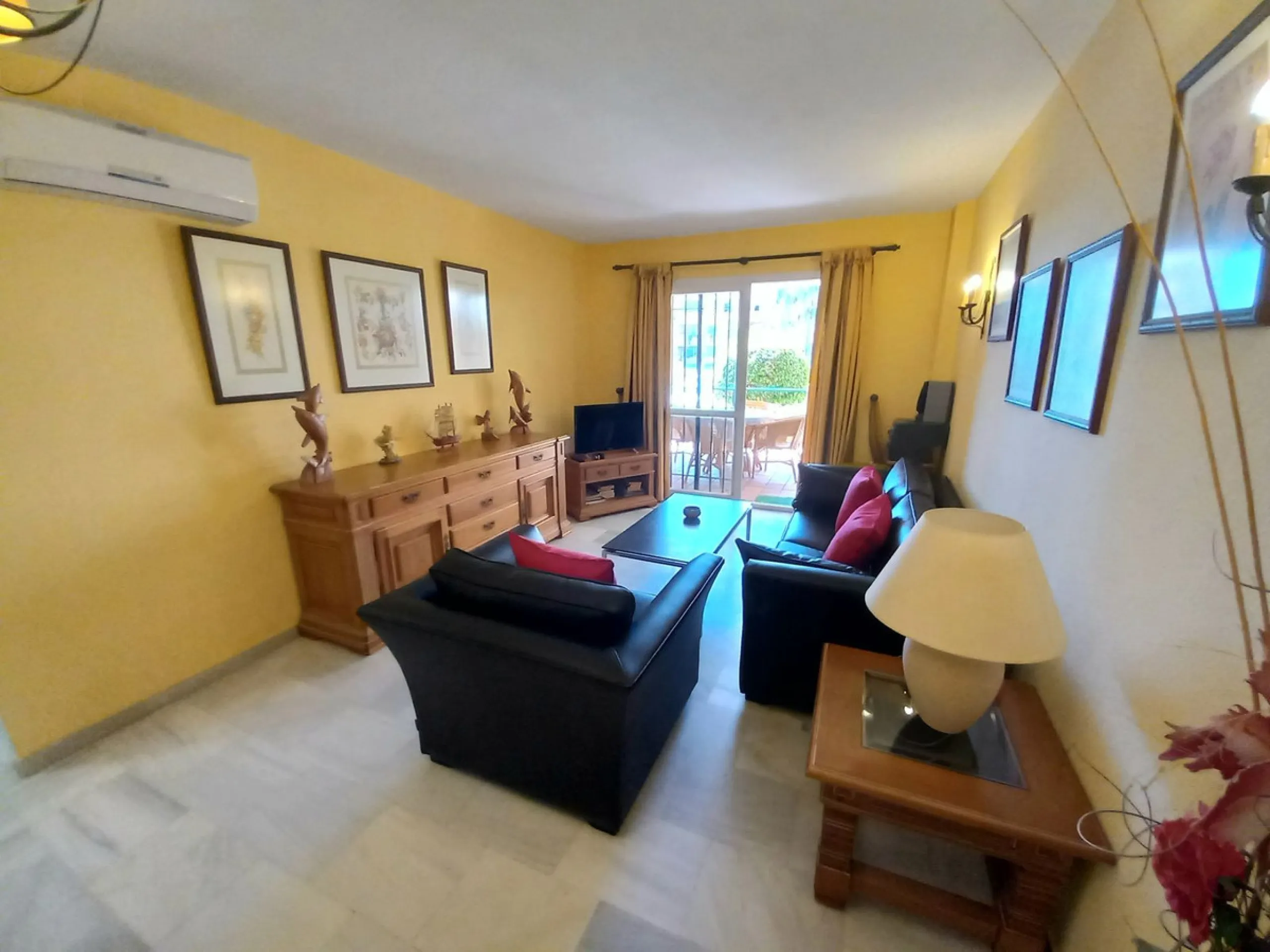 Make your dreams a reality!!!!!  If you have always dreamt about living in La Cala de Mijas on the ground floor with direct access to the beautiful community gardens then La Siesta Beach is for you!  The property is on a gated community only a few meters 