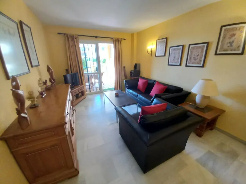 Make your dreams a reality!!!!!  If you have always dreamt about living in La Cala de Mijas on the ground floor with direct access to the beautiful community gardens then La Siesta Beach is for you!  The property is on a gated community only a few meters 