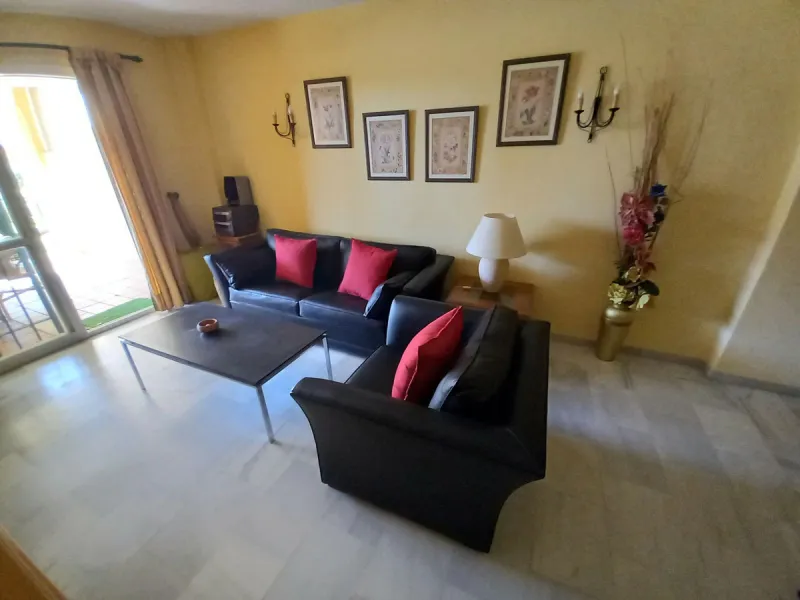 Make your dreams a reality!!!!!  If you have always dreamt about living in La Cala de Mijas on the ground floor with direct access to the beautiful community gardens then La Siesta Beach is for you!  The property is on a gated community only a few meters 