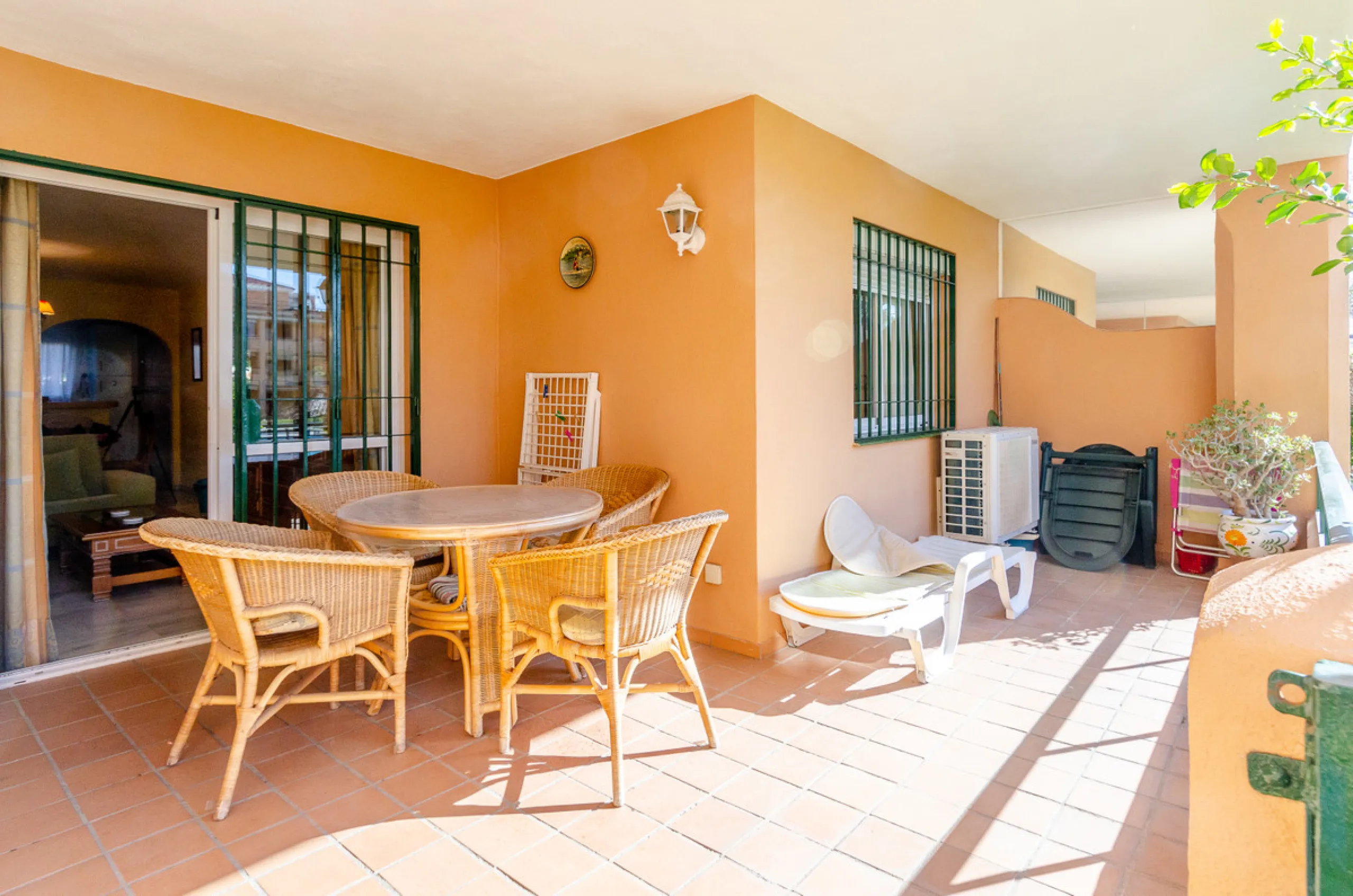 Make your dreams a reality!!!!!  If you have always dreamt about living in La Cala de Mijas on the ground floor with direct access to the beautiful community gardens then La Siesta Beach is for you!  The property is on a gated community only a few meters 