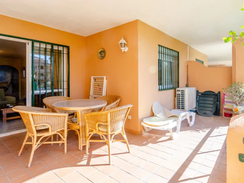 Make your dreams a reality!!!!!  If you have always dreamt about living in La Cala de Mijas on the ground floor with direct access to the beautiful community gardens then La Siesta Beach is for you!  The property is on a gated community only a few meters 