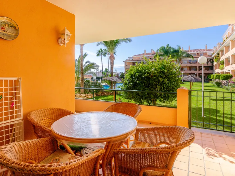 Make your dreams a reality!!!!!  If you have always dreamt about living in La Cala de Mijas on the ground floor with direct access to the beautiful community gardens then La Siesta Beach is for you!  The property is on a gated community only a few meters 