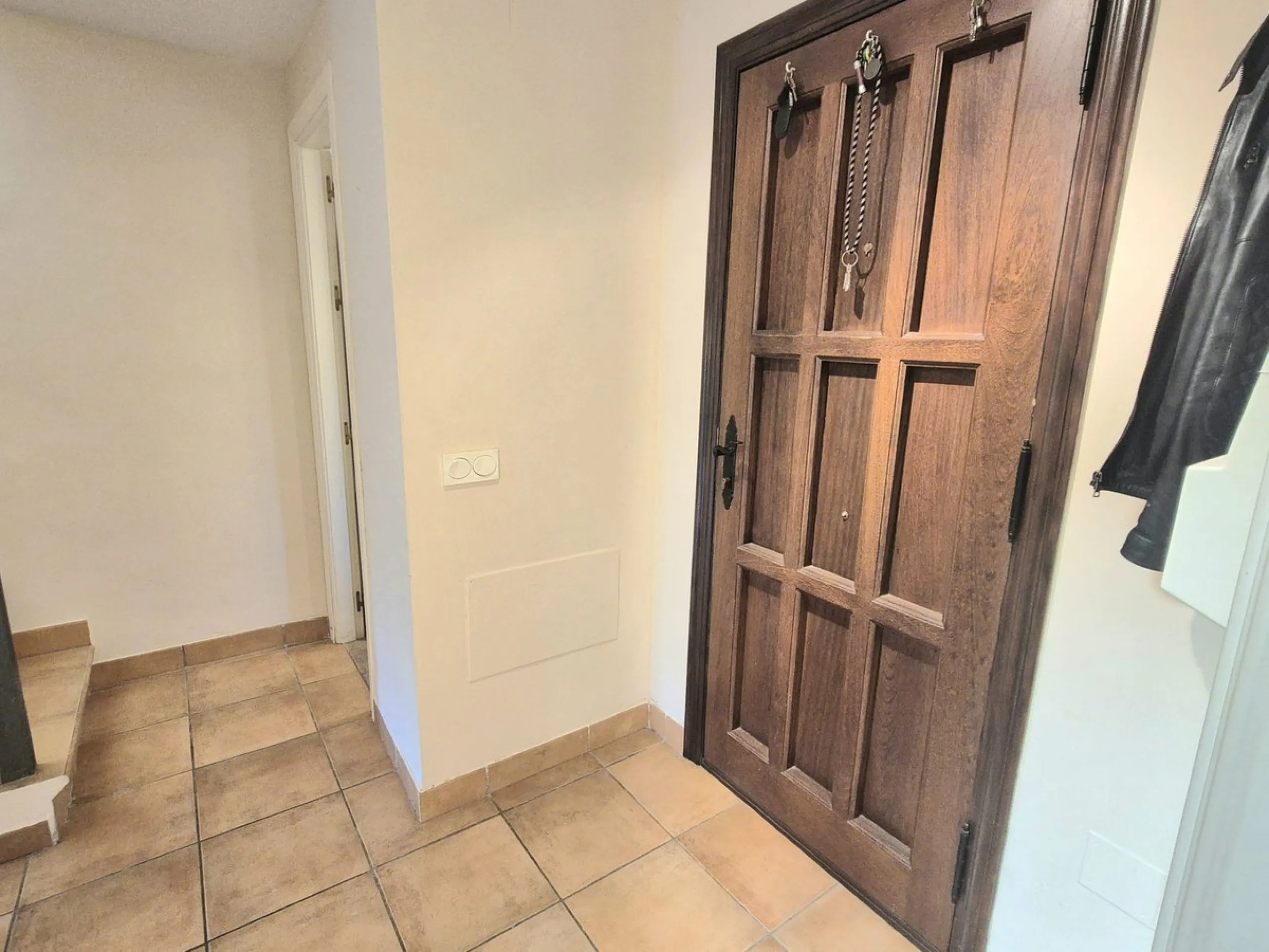 House - Townhouse в продаже в Alhaurín el Grande, Málaga. В доме 3 спален и 3 ванных комнат. Площадь дома 127 м²
