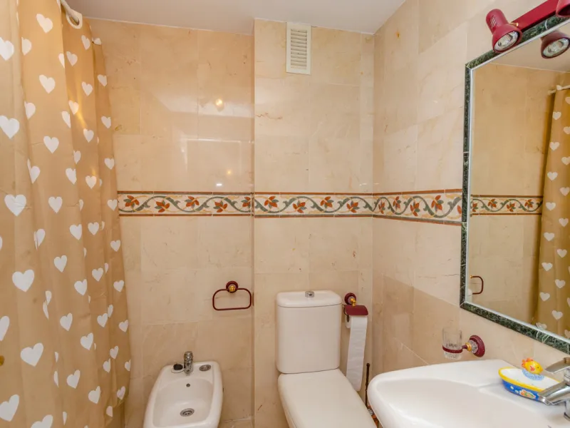 Make your dreams a reality!!!!!  If you have always dreamt about living in La Cala de Mijas on the ground floor with direct access to the beautiful community gardens then La Siesta Beach is for you!  The property is on a gated community only a few meters 